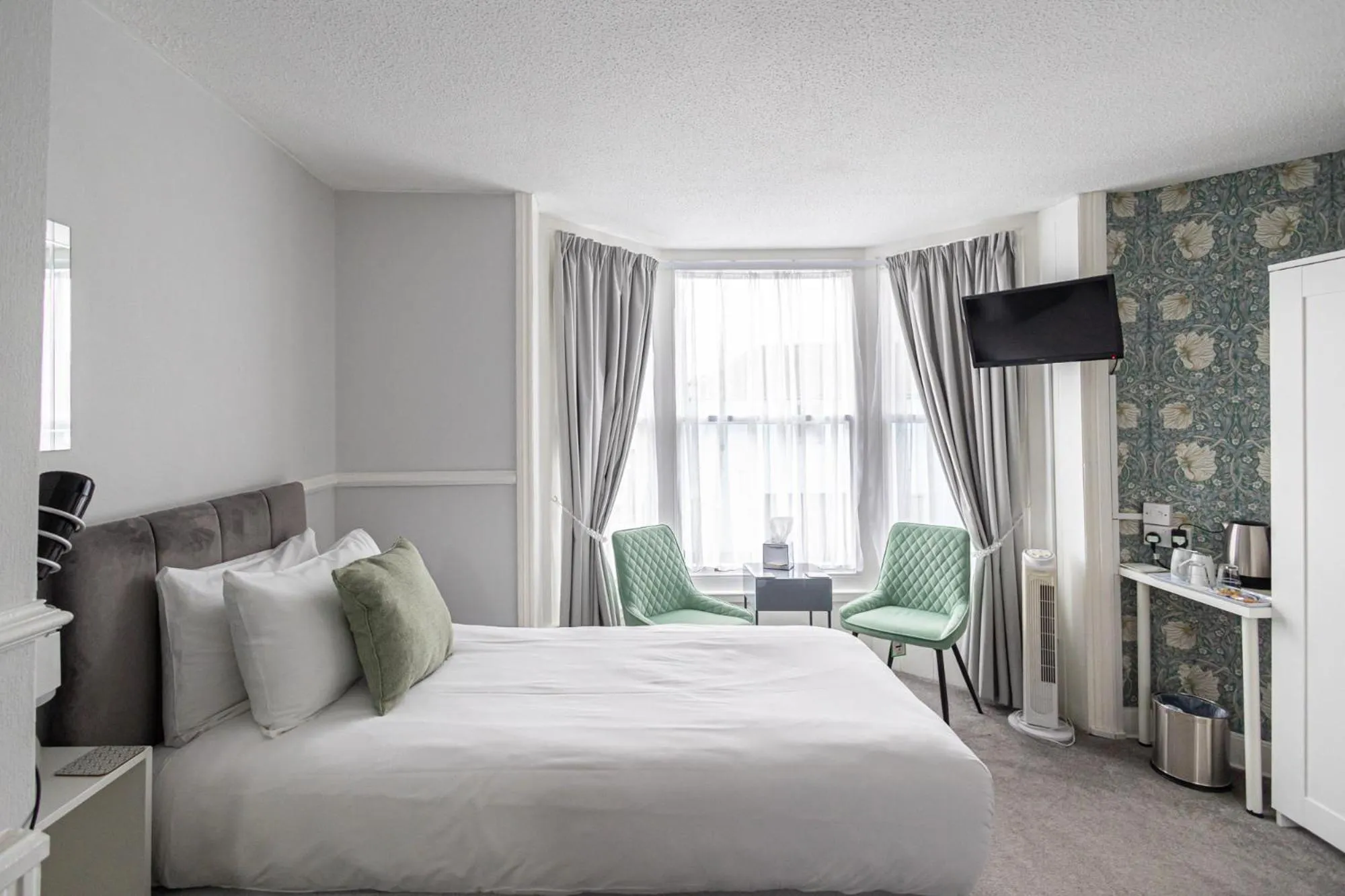 Bedroom, Bed in Gresham Guest House