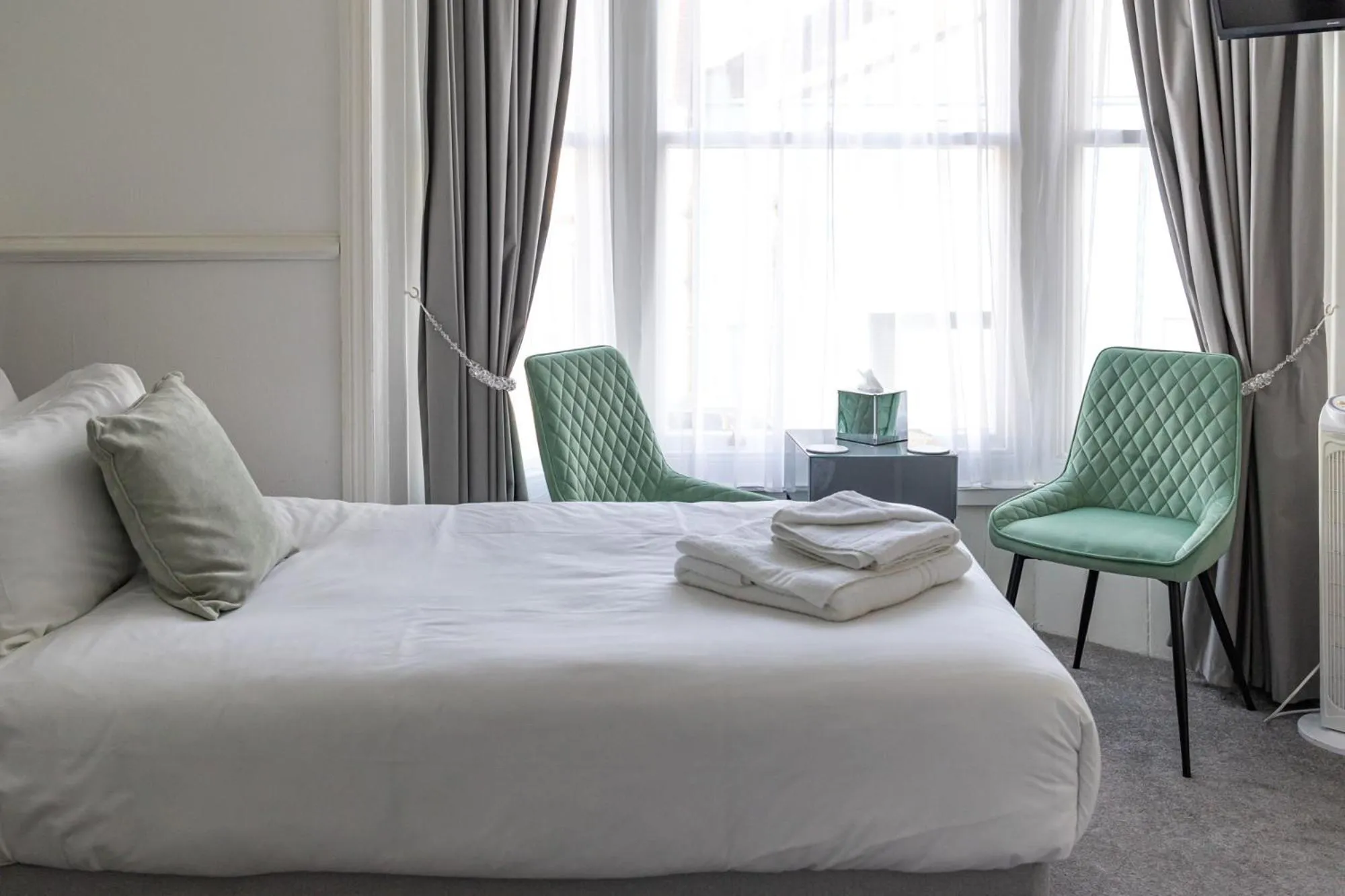 Bedroom, Bed in Gresham Guest House