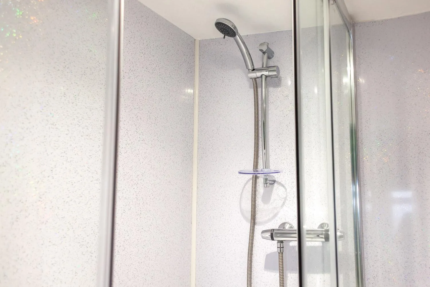 Shower in Gresham Guest House