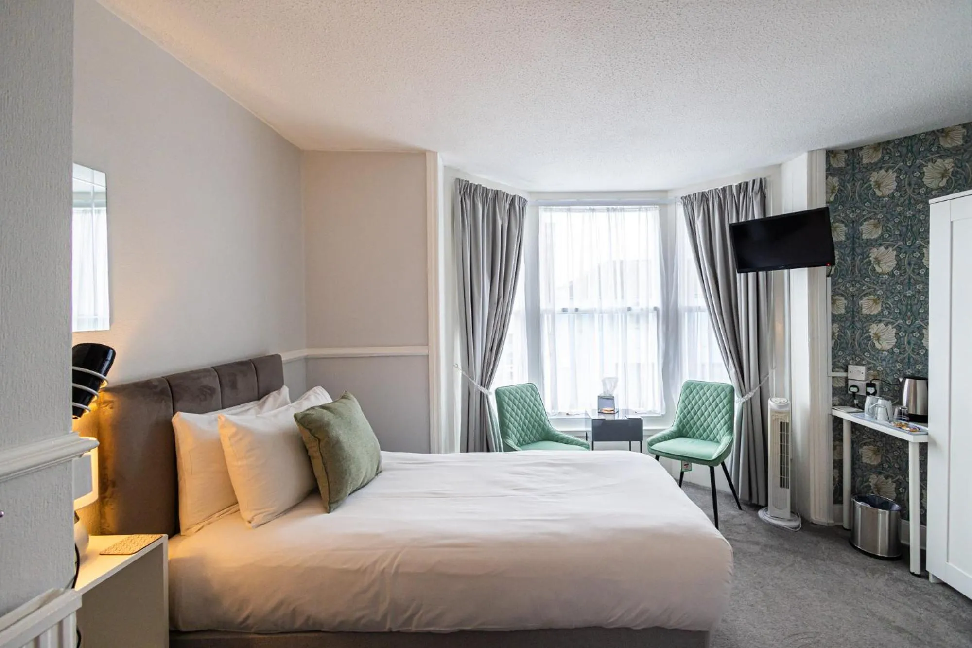 Bedroom, Bed in Gresham Guest House