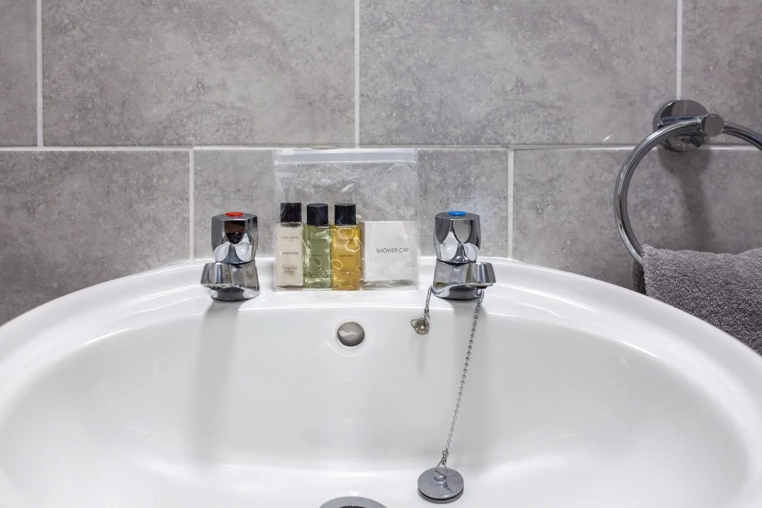 Bathroom in Gresham Guest House
