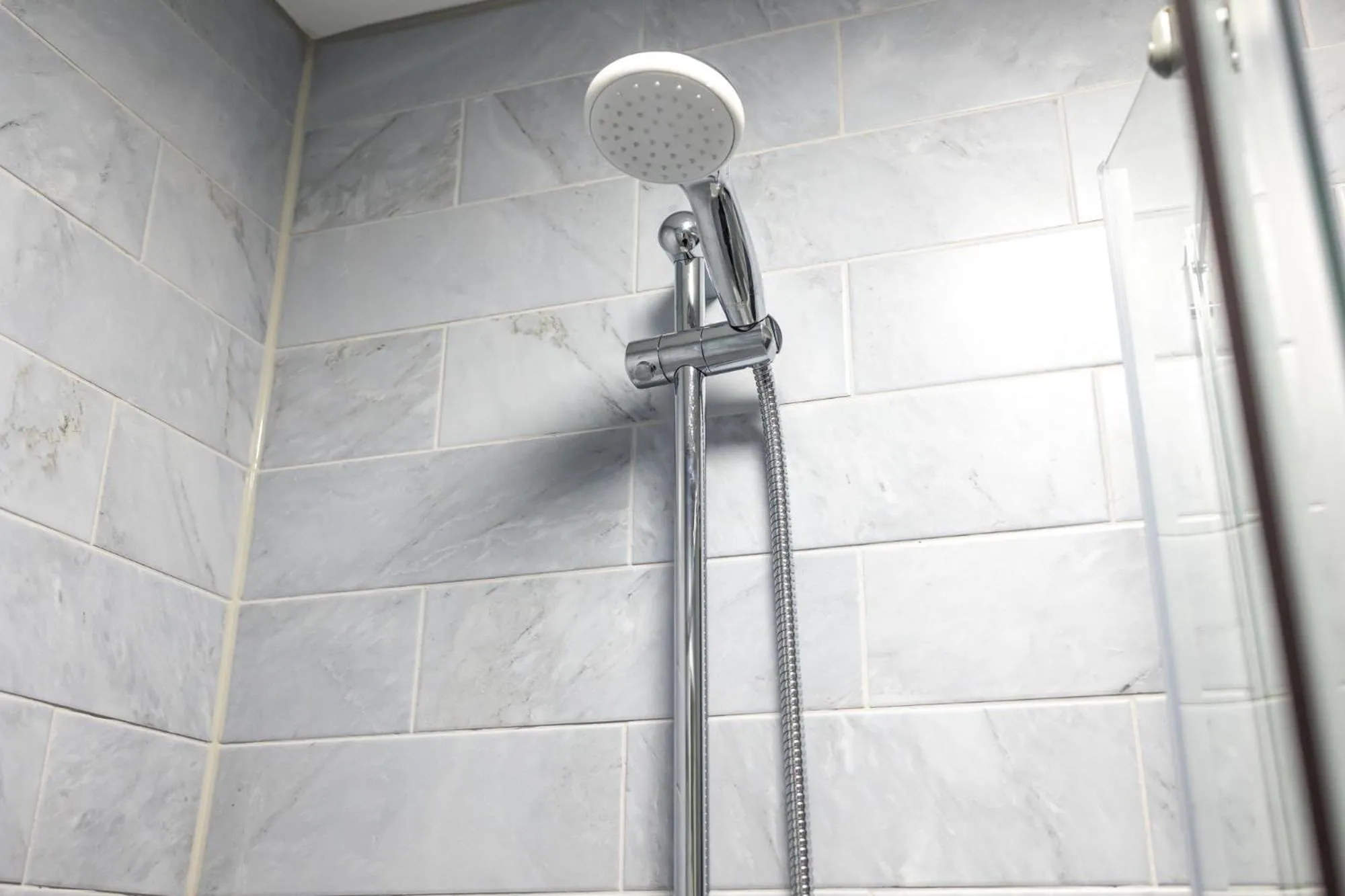 Shower in Gresham Guest House