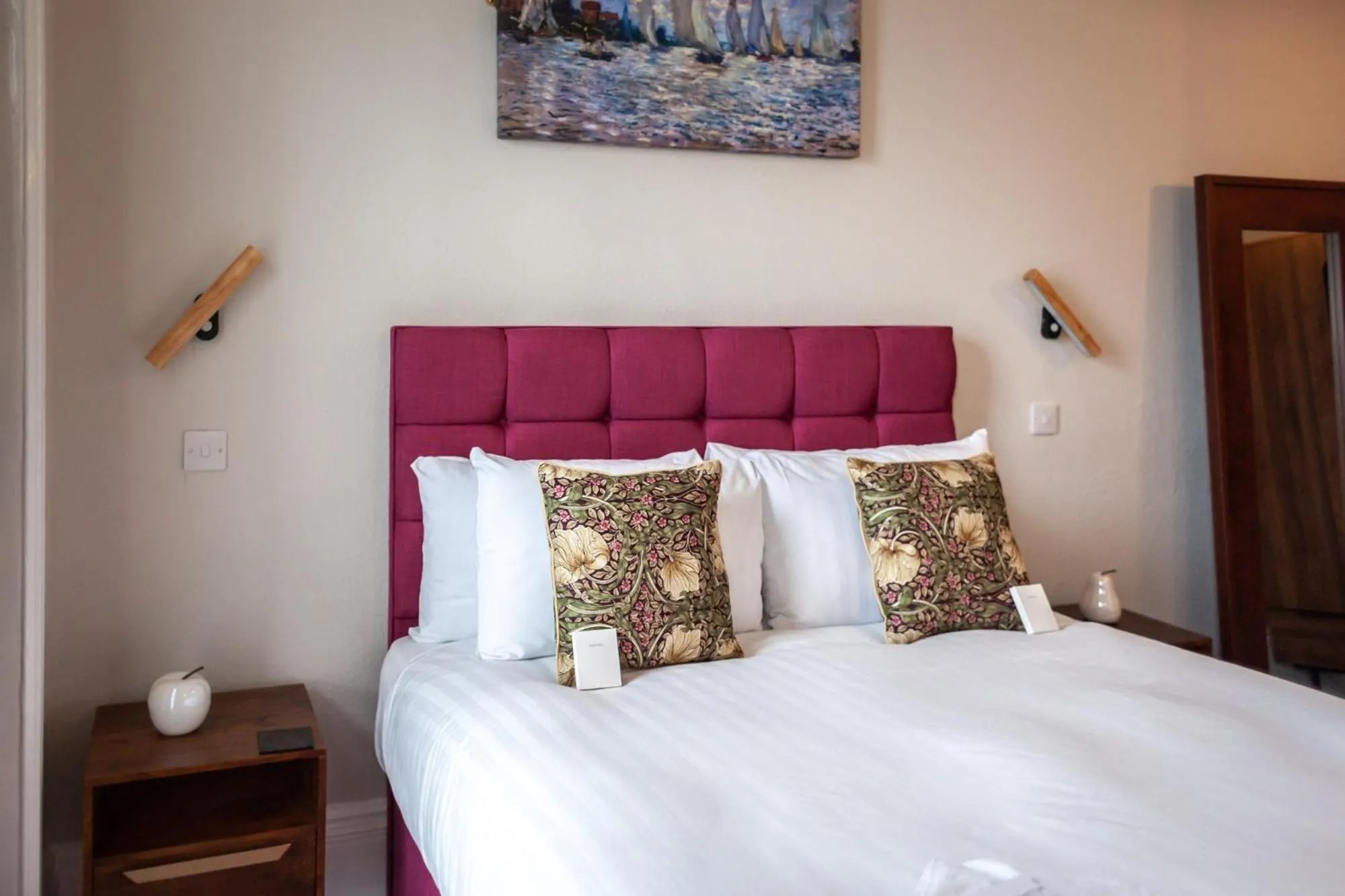 Bedroom, Bed in Gresham Guest House