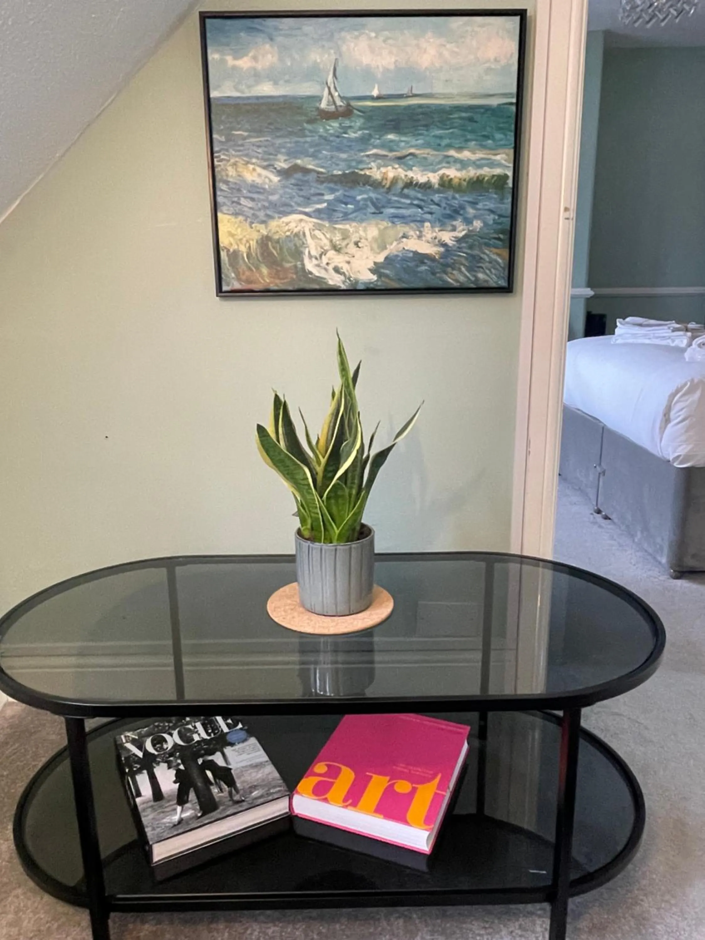 Seating area, Bed in Gresham Guest House