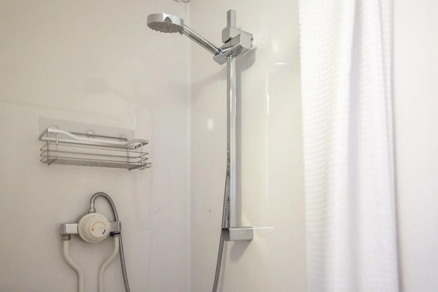 Shower in Gresham Guest House