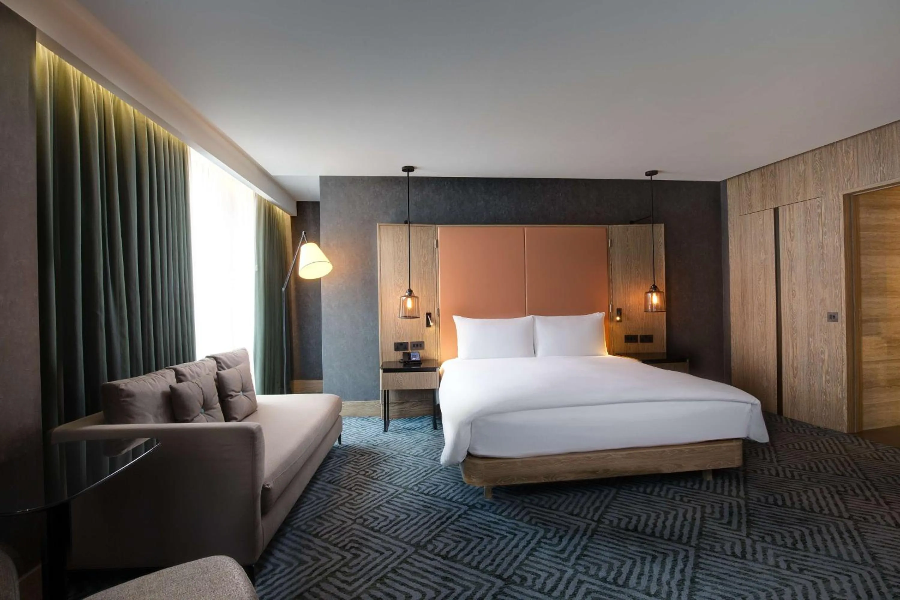 Living room, Bed in Hilton London Bankside