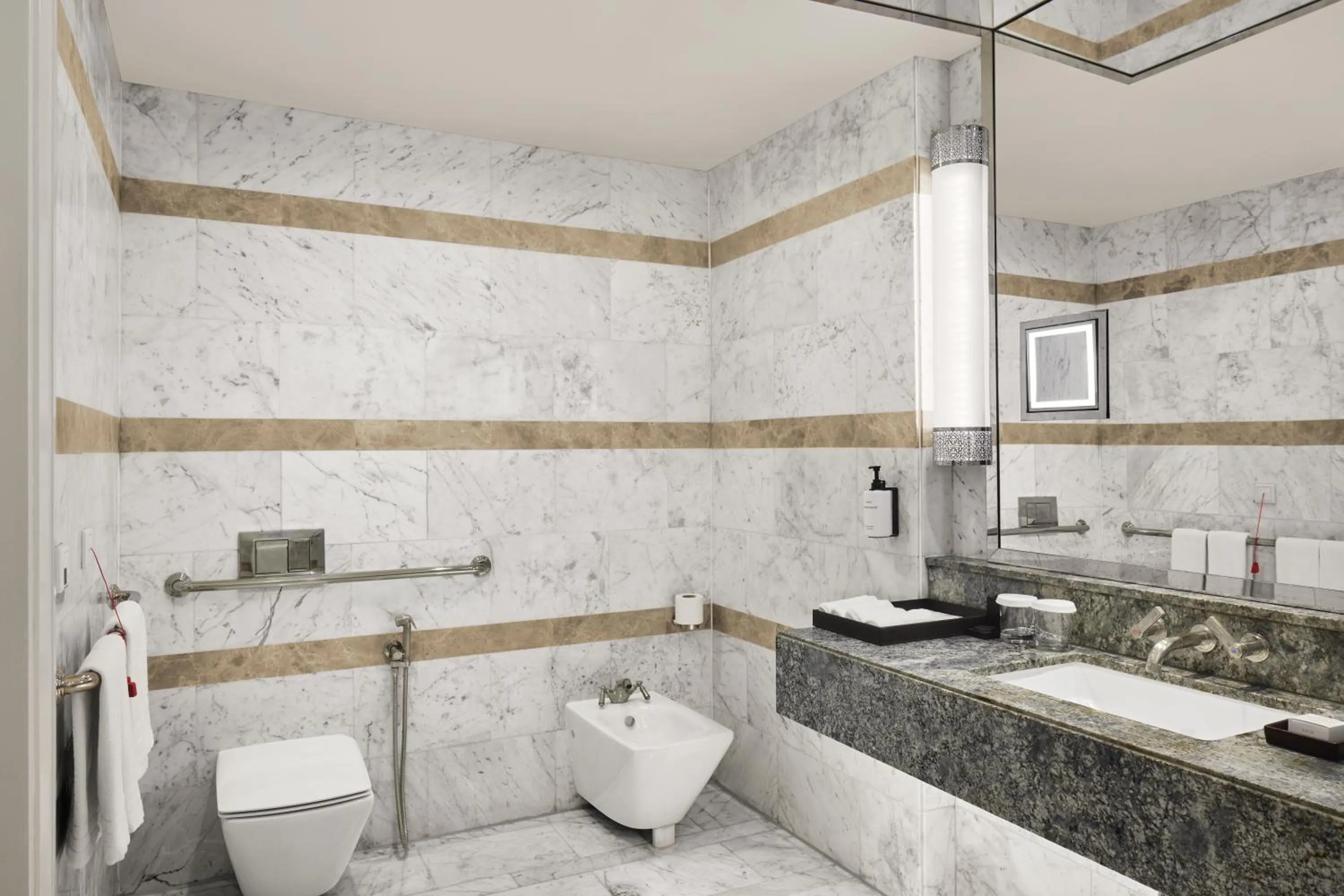 Toilet in Conrad Jabal Omar Makkah