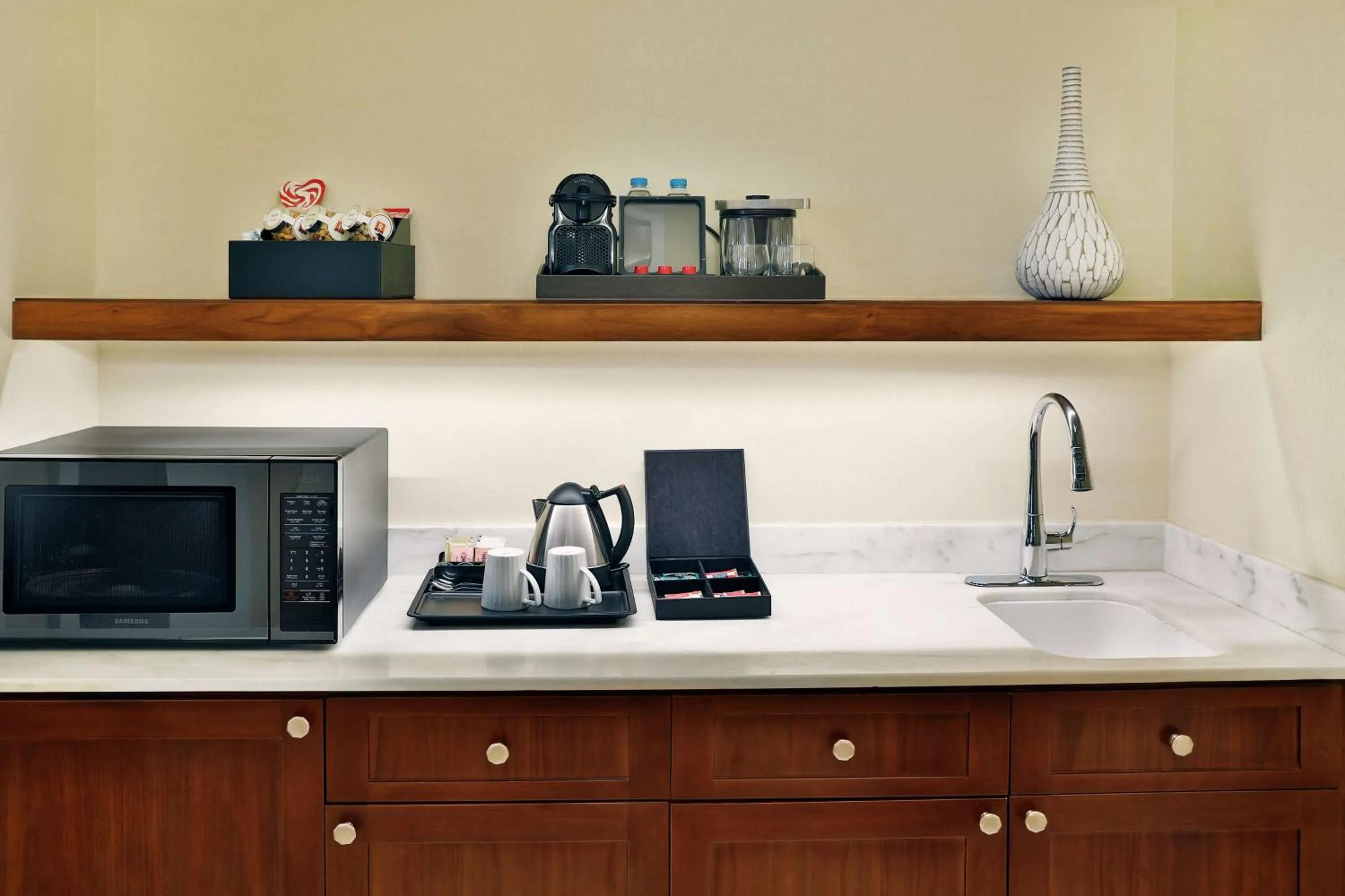 Photo of the whole room in Conrad Jabal Omar Makkah