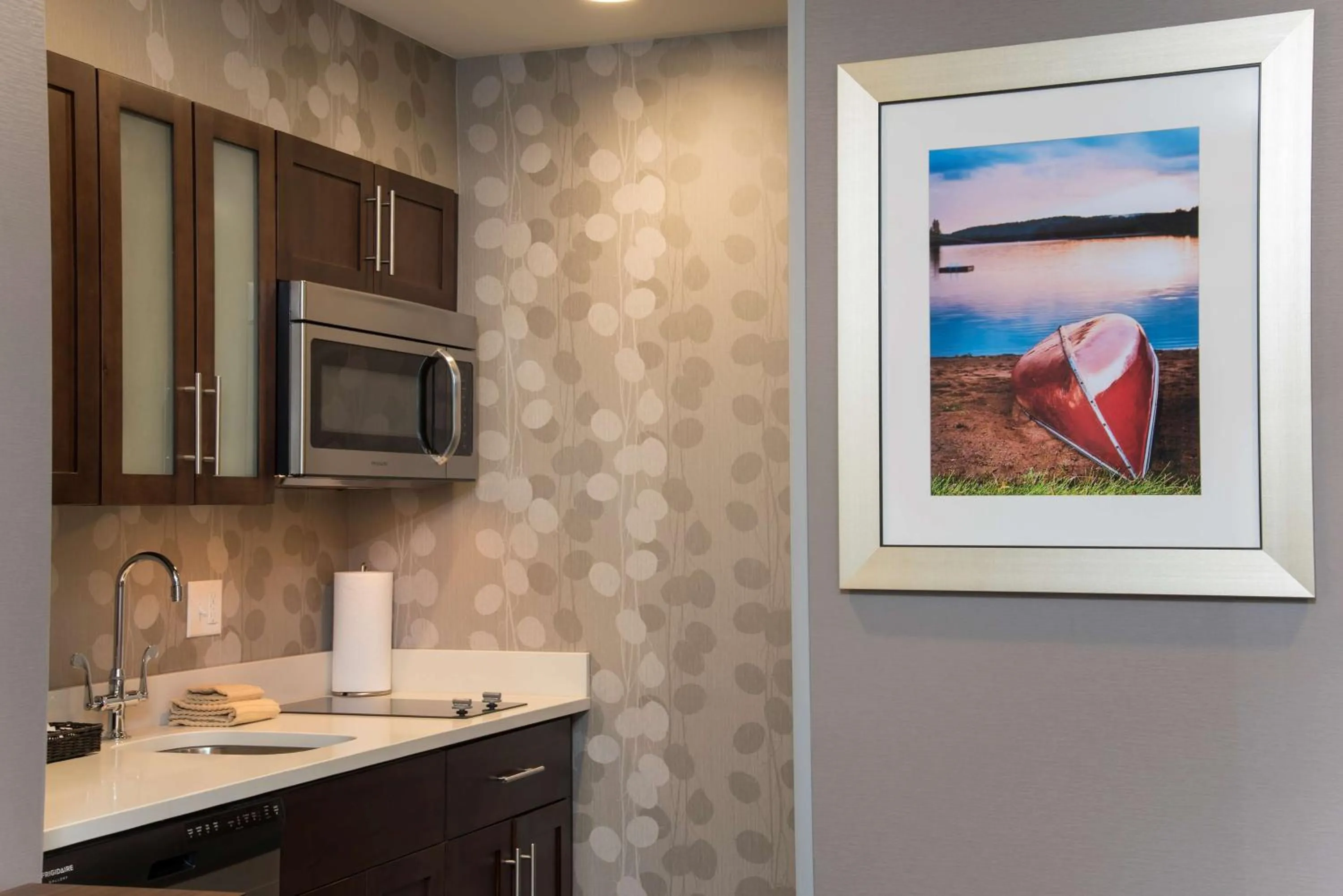 Kitchen or kitchenette in Homewood Suites by Hilton Cleveland/Sheffield