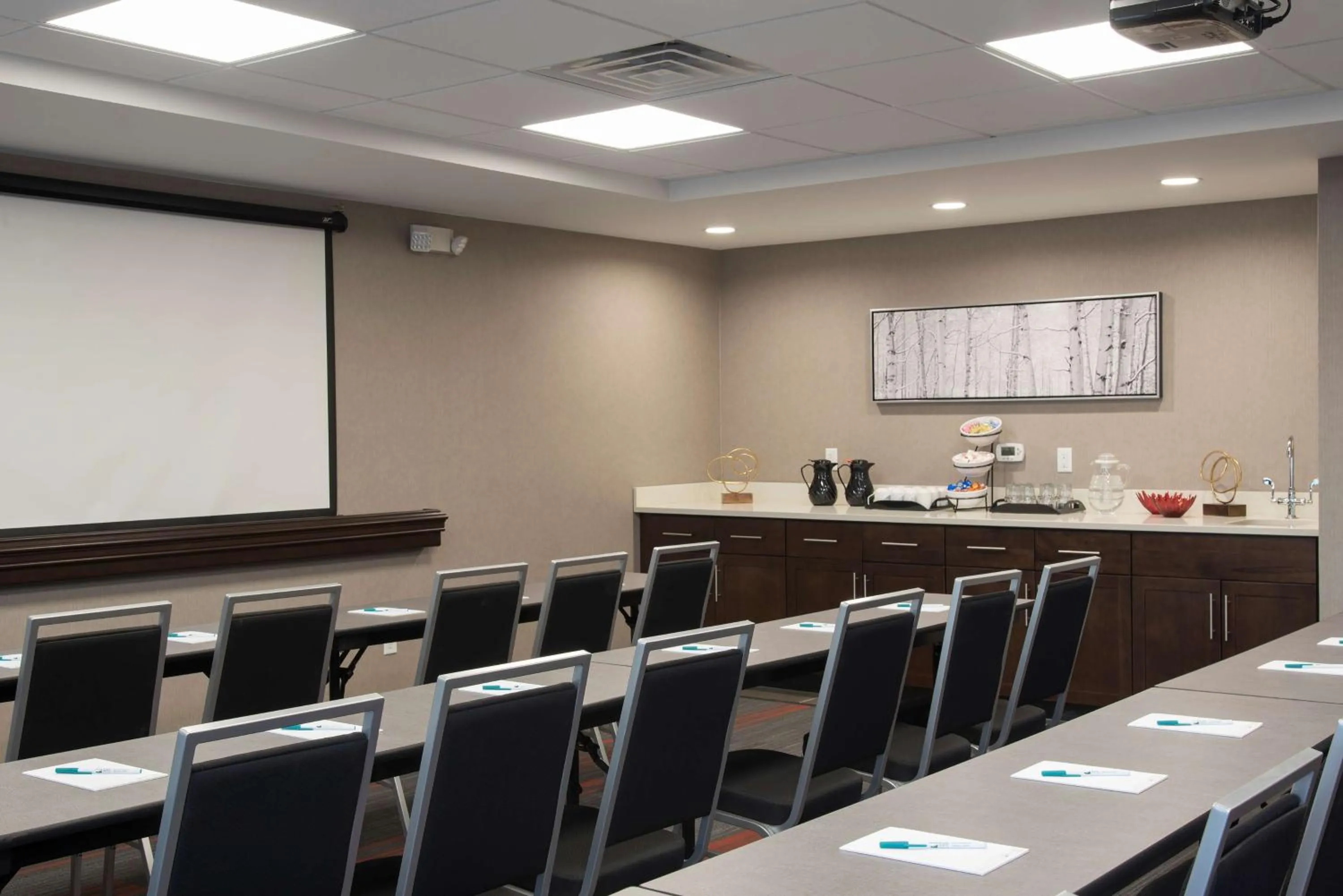 Meeting/conference room in Homewood Suites by Hilton Cleveland/Sheffield
