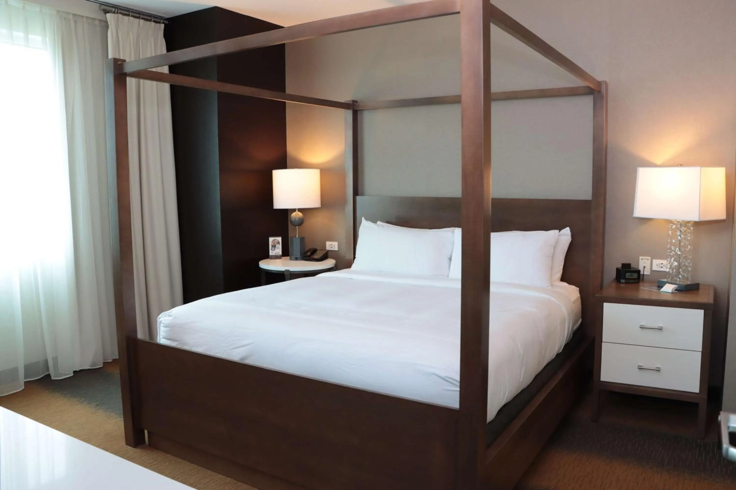 Bed in DoubleTree by Hilton Hotel Reading