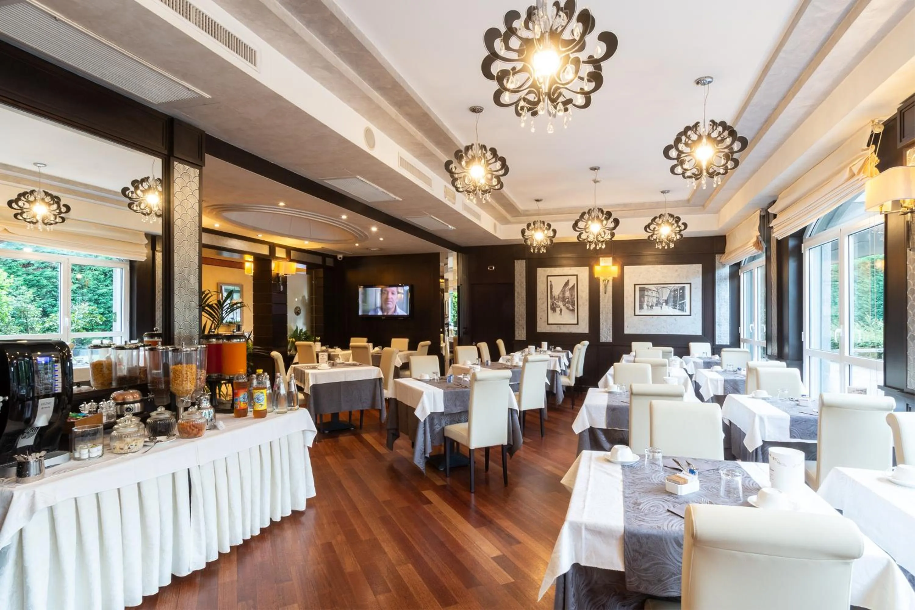 Restaurant/places to eat in Hotel Silver Milano