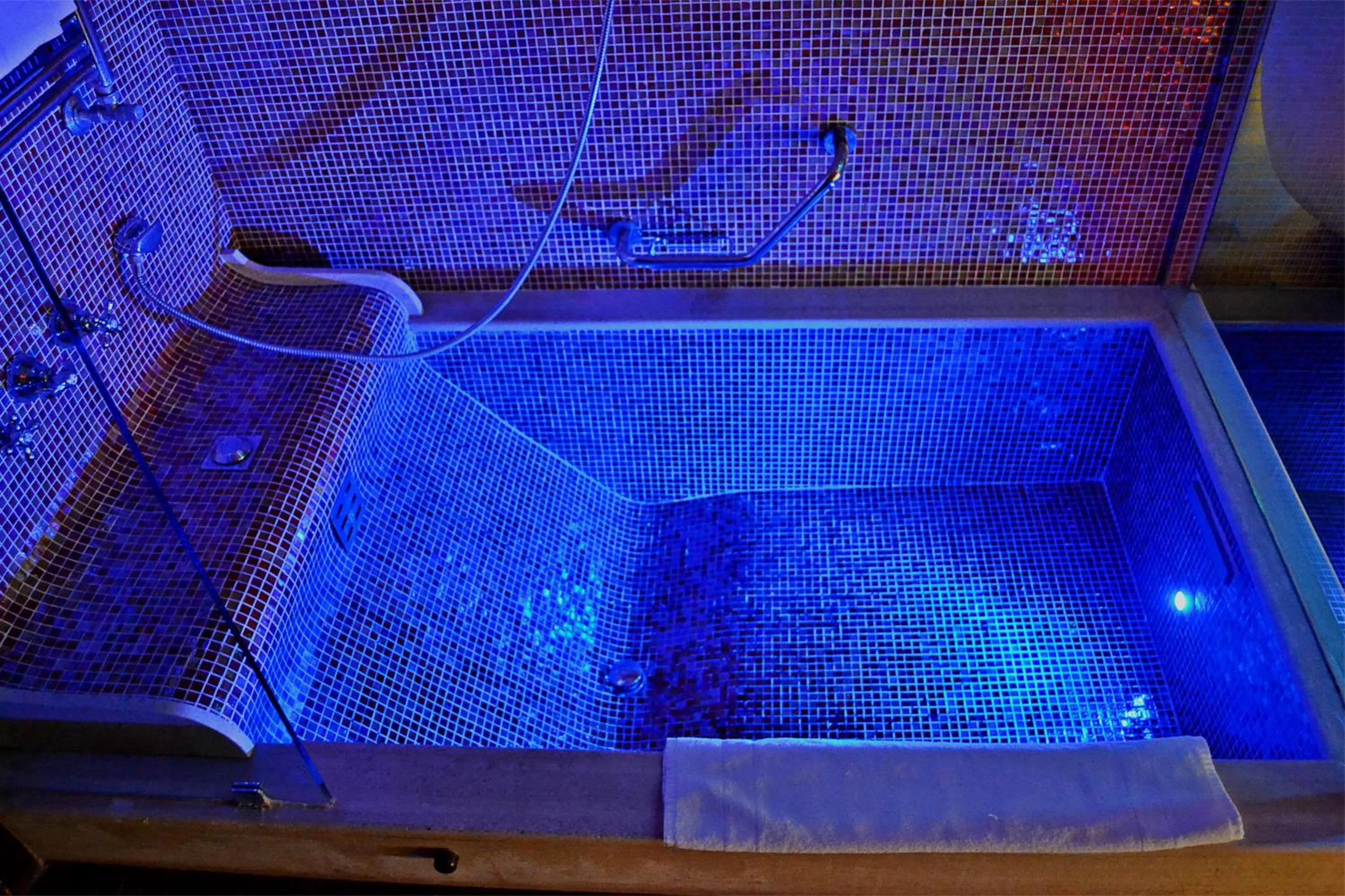 Hot Tub in Hotel Silver Milano