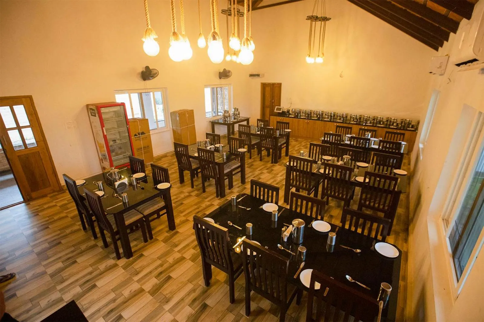 Restaurant/places to eat in AARA Jungle Resort