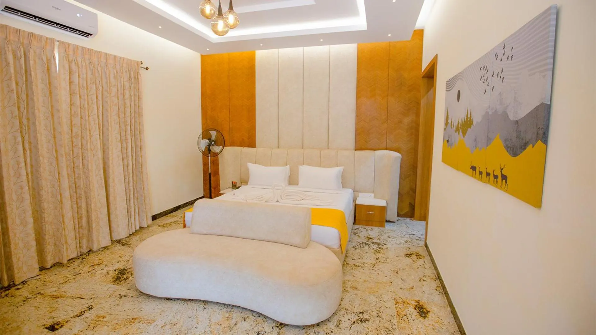 Bed in AARA Jungle Resort