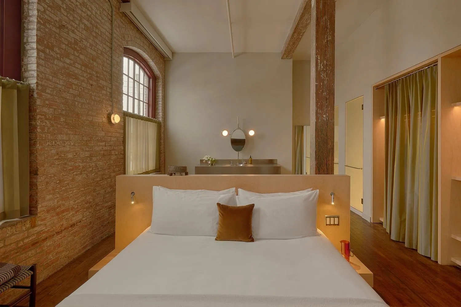 Junior Suite in Pocketbook Hotel and Baths