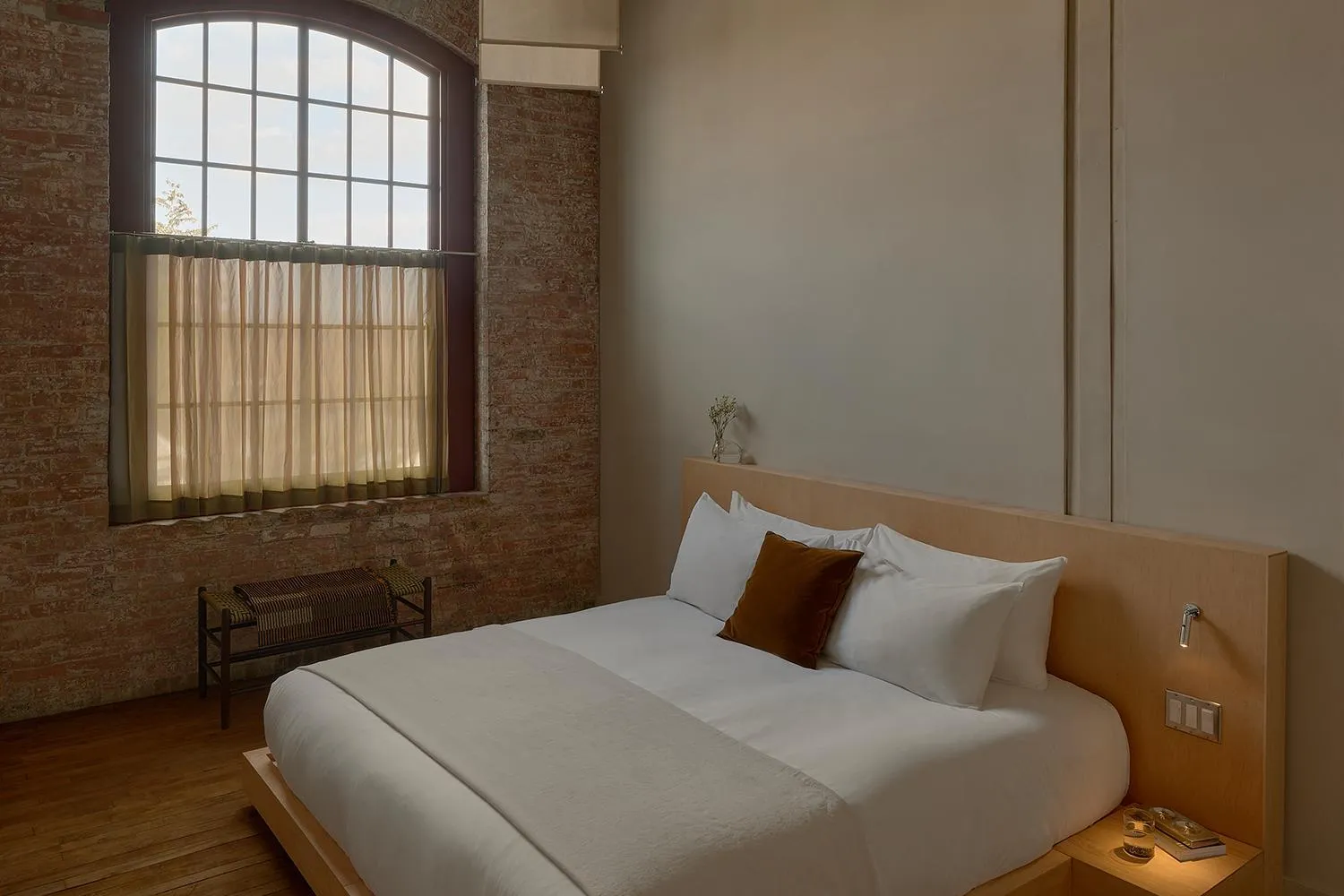 Corner Suite in Pocketbook Hotel and Baths