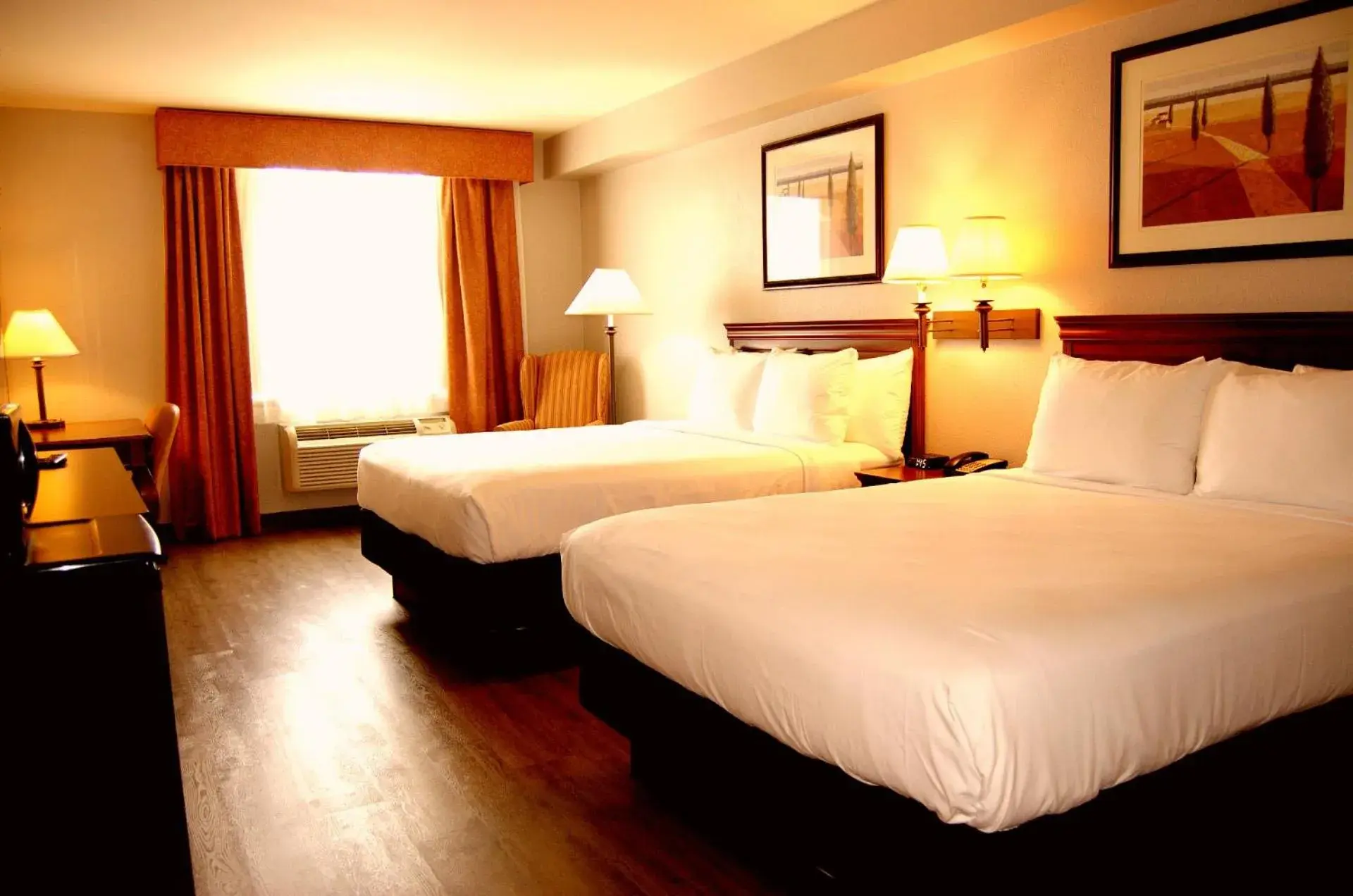 Queen Room in Staywell Inn & Suites Queen Room in Staywell Inn & Suites