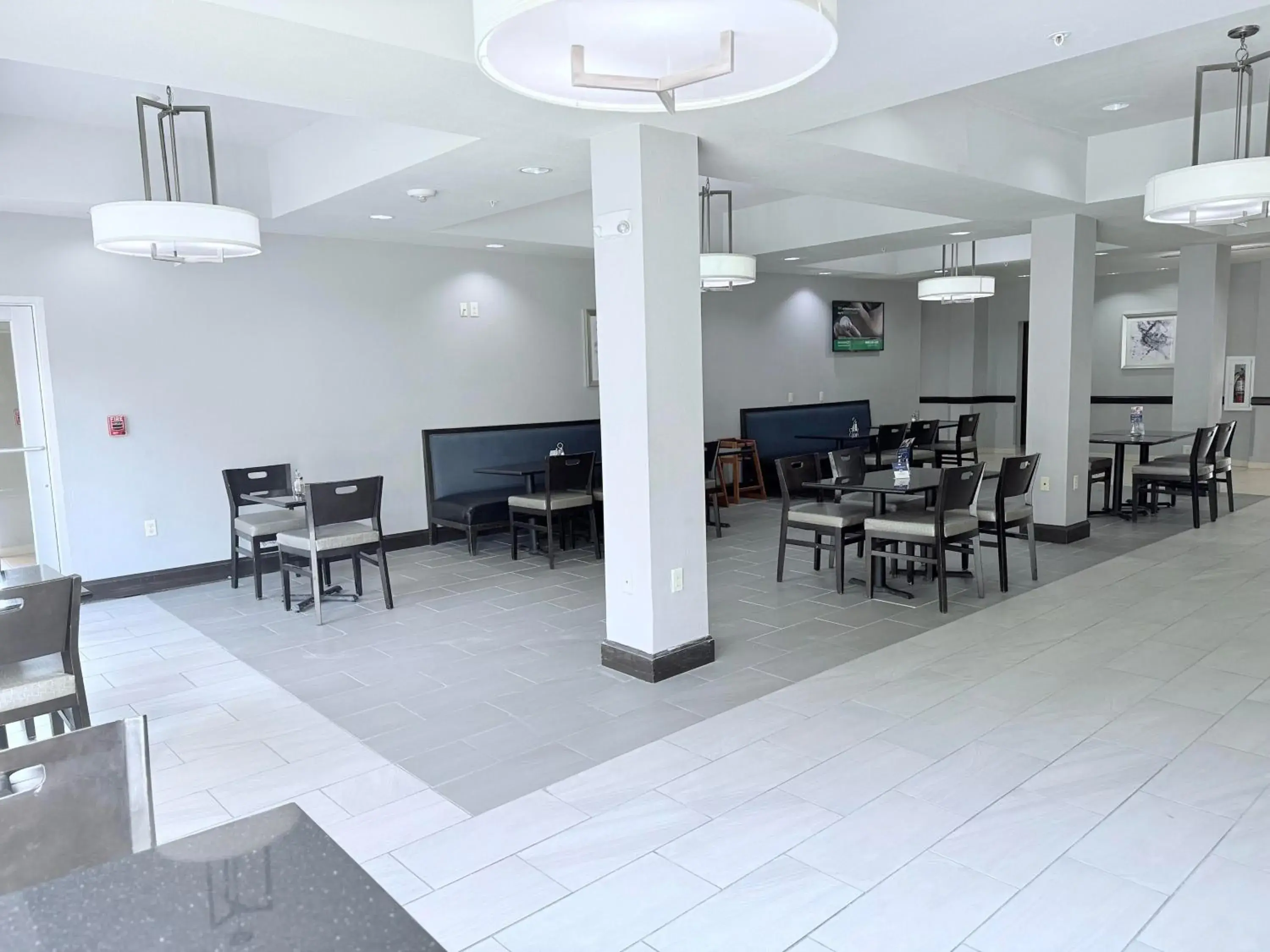 Breakfast in Holiday Inn Express & Suites Bonham by IHG Breakfast in Holiday Inn Express & Suites Bonham by IHG