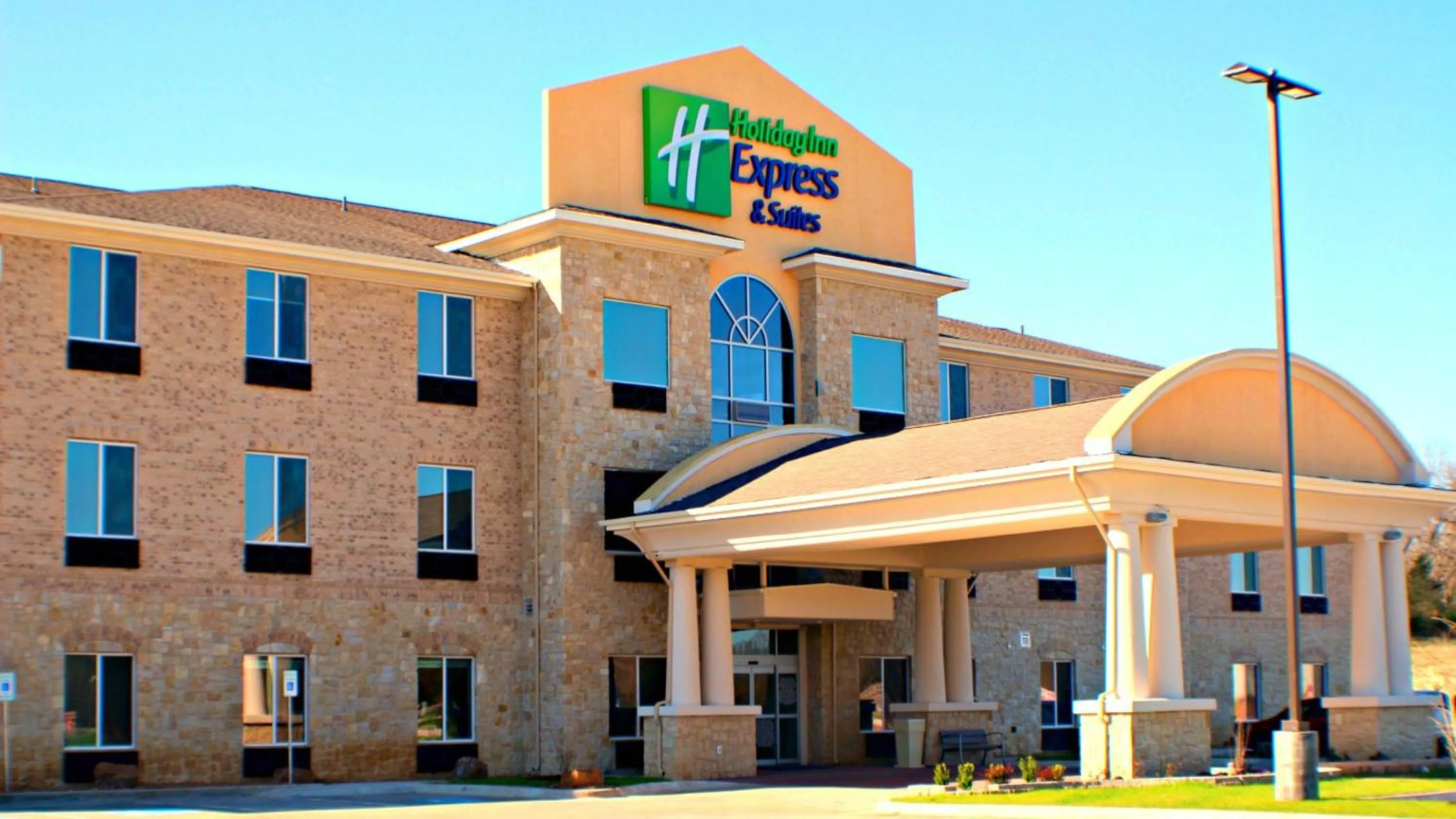 Property building in Holiday Inn Express & Suites Bonham, an IHG Hotel