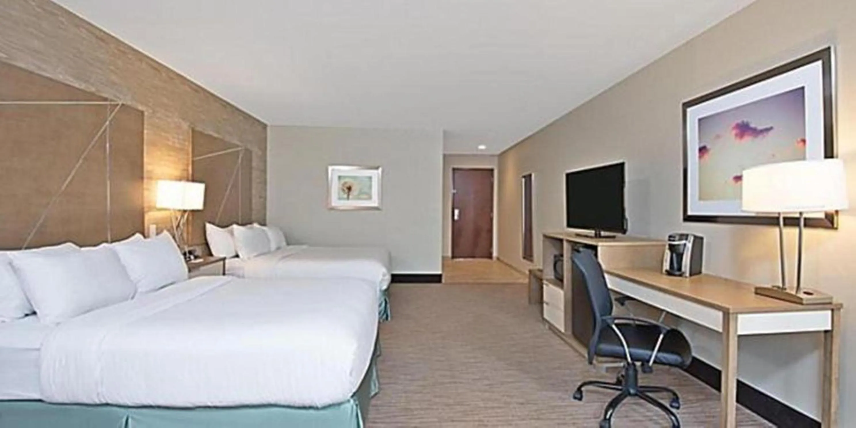 Bedroom, Bed in Holiday Inn Express & Suites New Cumberland by IHG