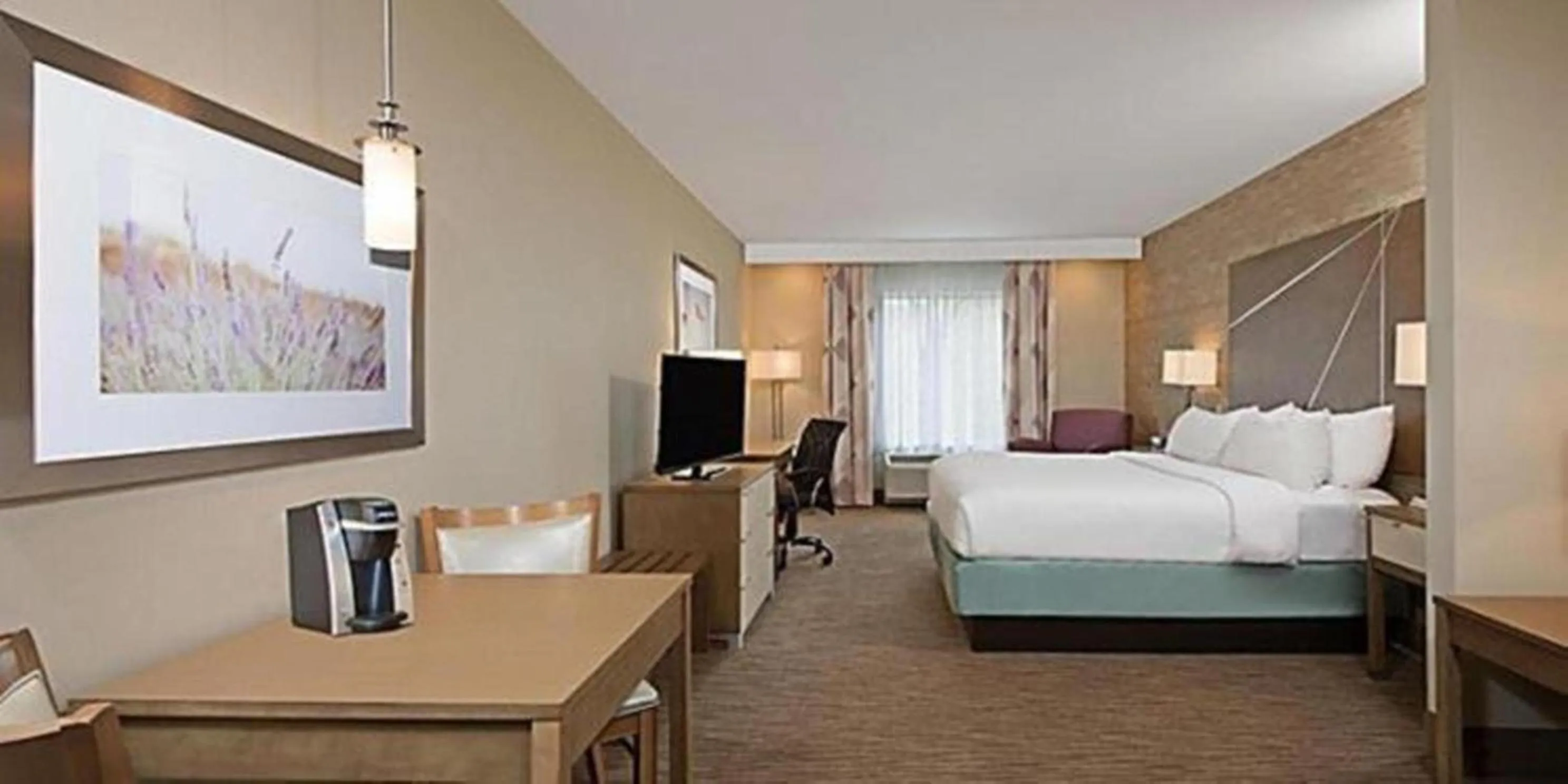 Bedroom, Bed in Holiday Inn Express & Suites New Cumberland by IHG