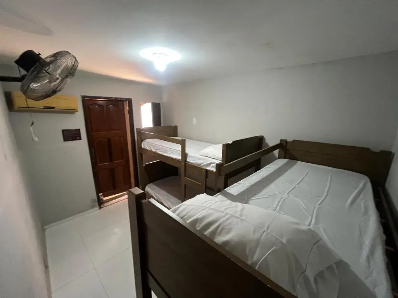 Quadruple Room with Shared Bathroom - single occupancy in Casa Piauí Hostel Quadruple Room with Shared Bathroom - single occupancy in Casa Piauí Hostel