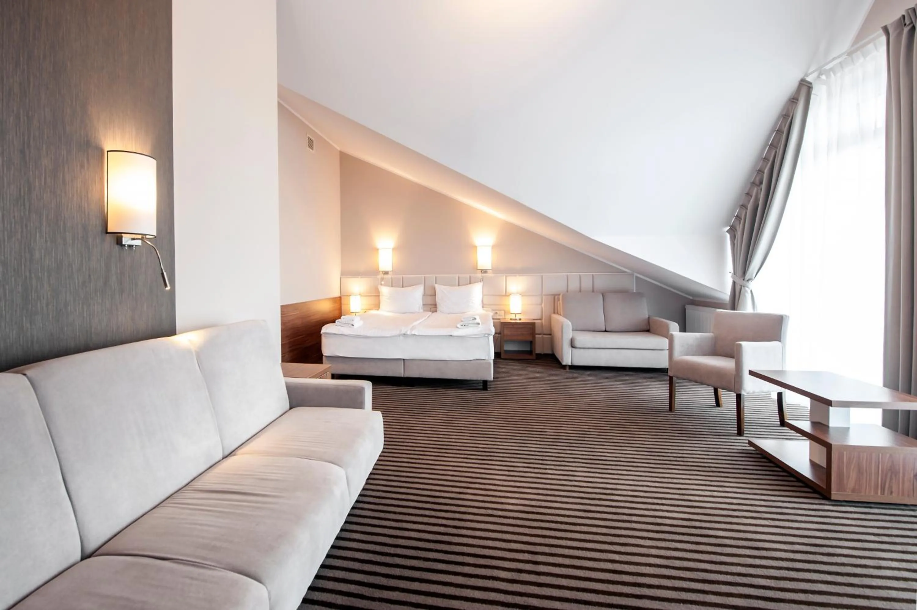 Coffee/tea facilities, Bed in Hotel White