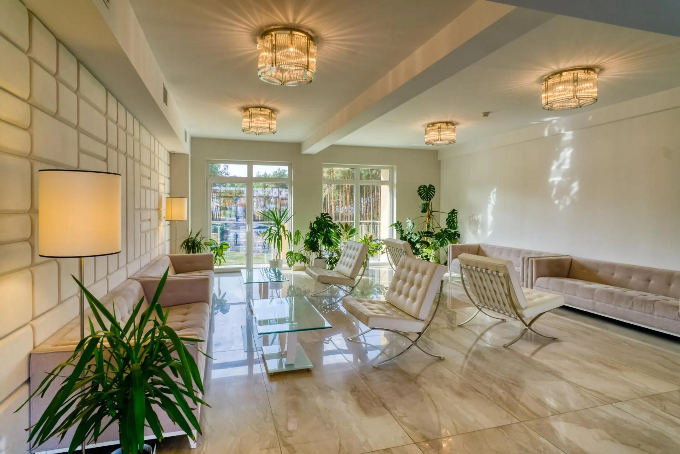 Communal lounge/ TV room in Hotel White