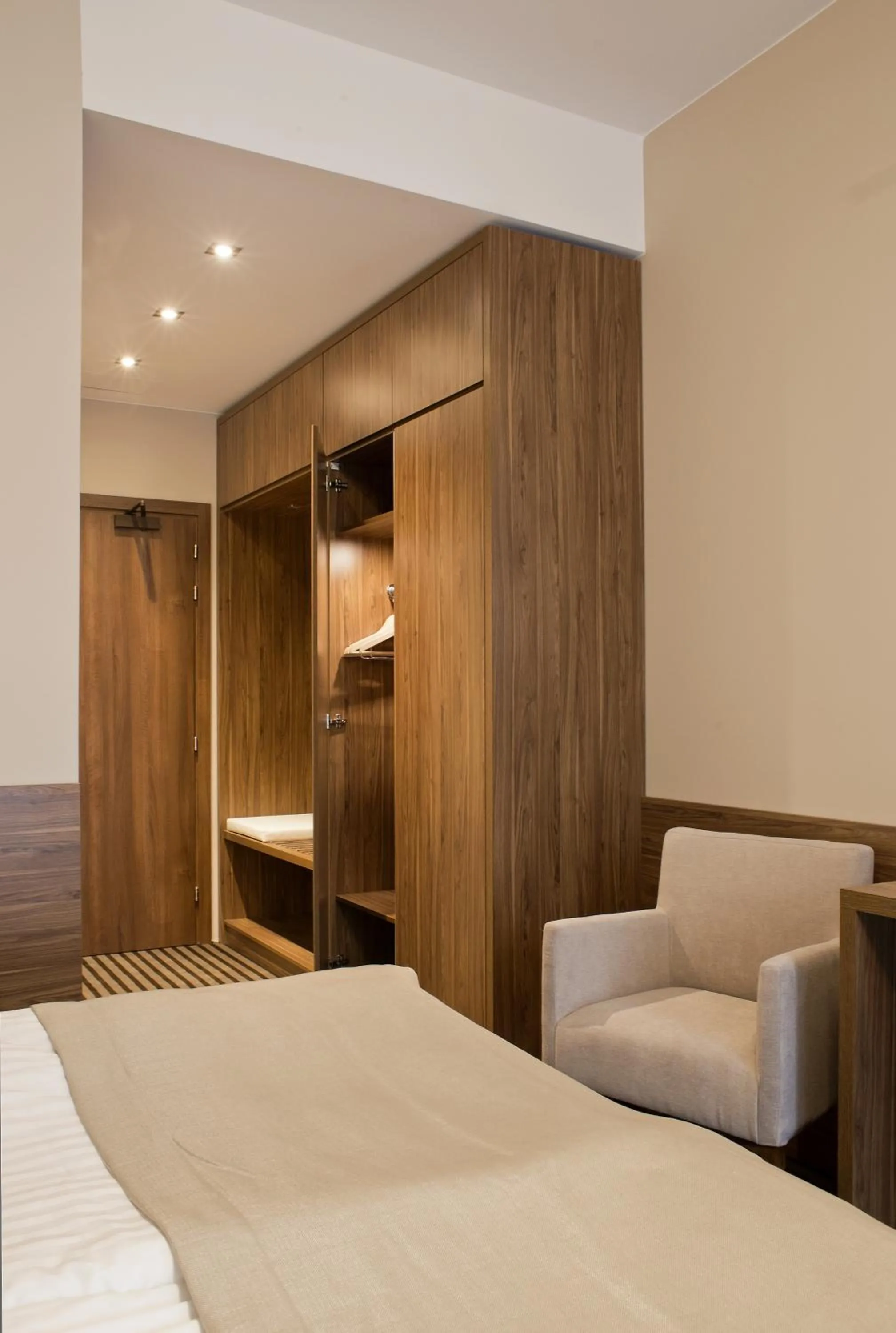 Photo of the whole room, Bed in Hotel White