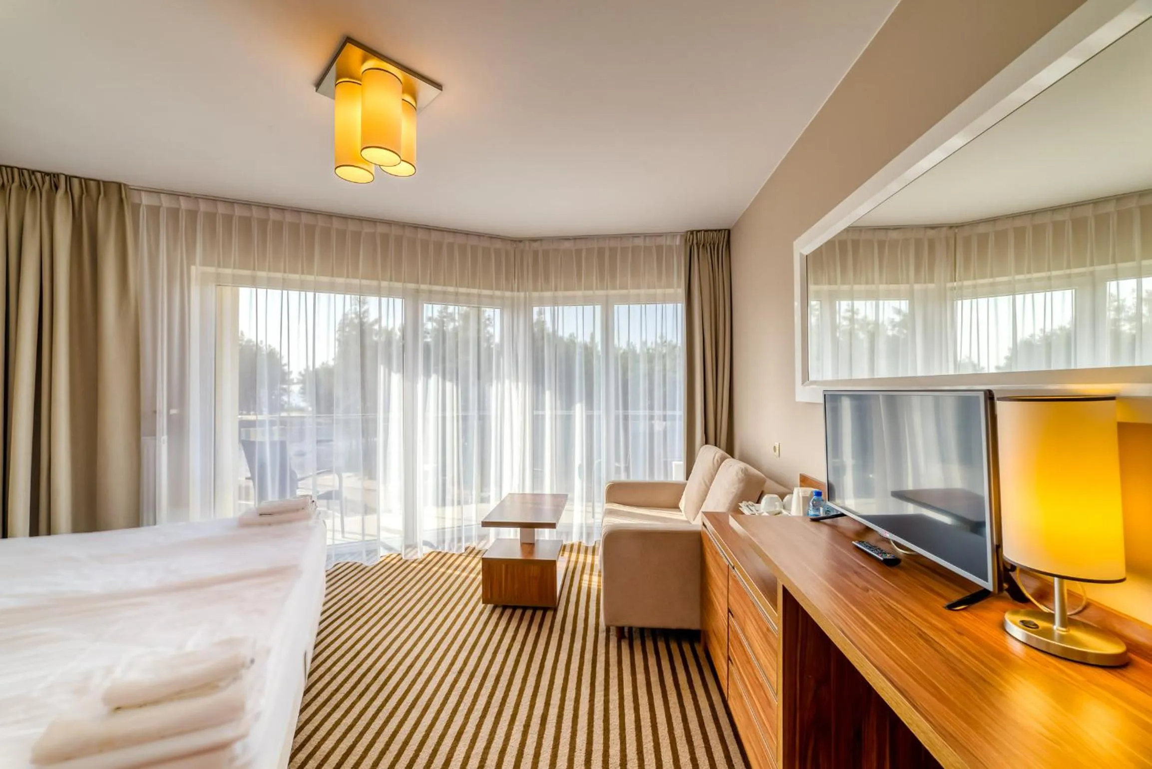 Photo of the whole room, Bed in Hotel White