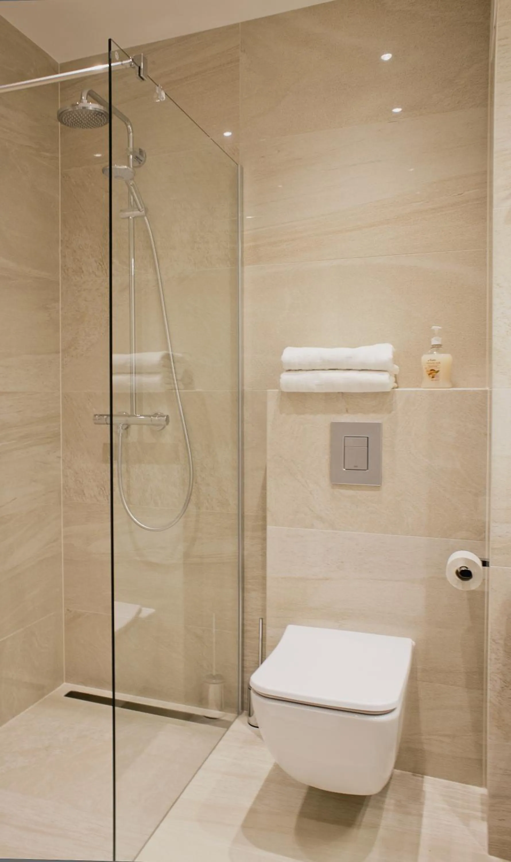 Bathroom in Hotel White