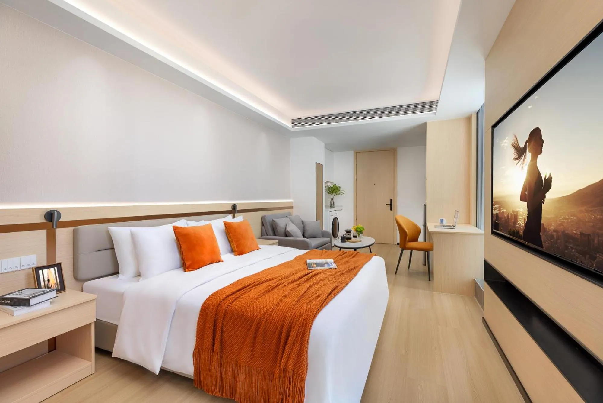 Deluxe King Room in Citadines Gongbei Zhuhai