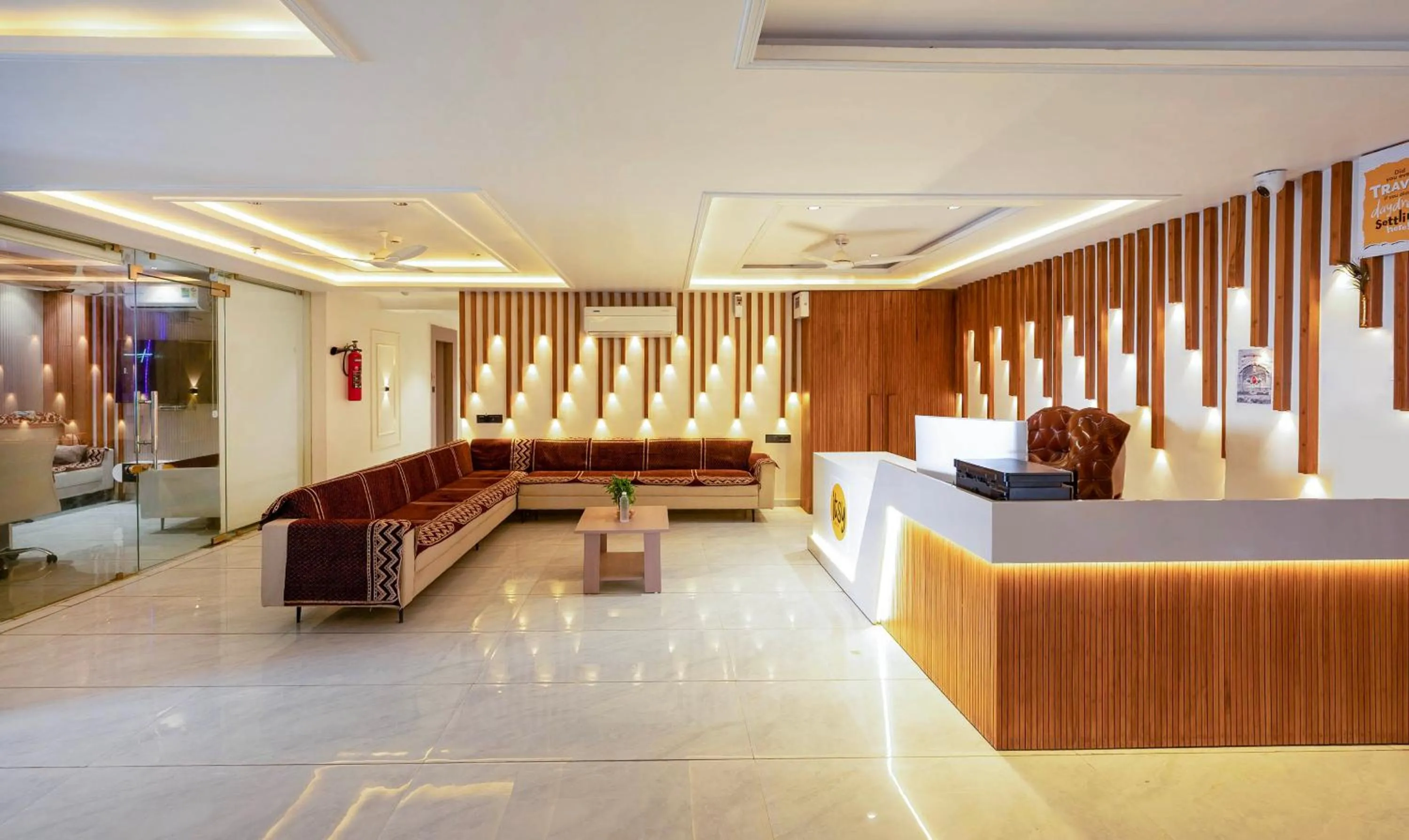 Seating area in Itsy Hotels Indra Palace