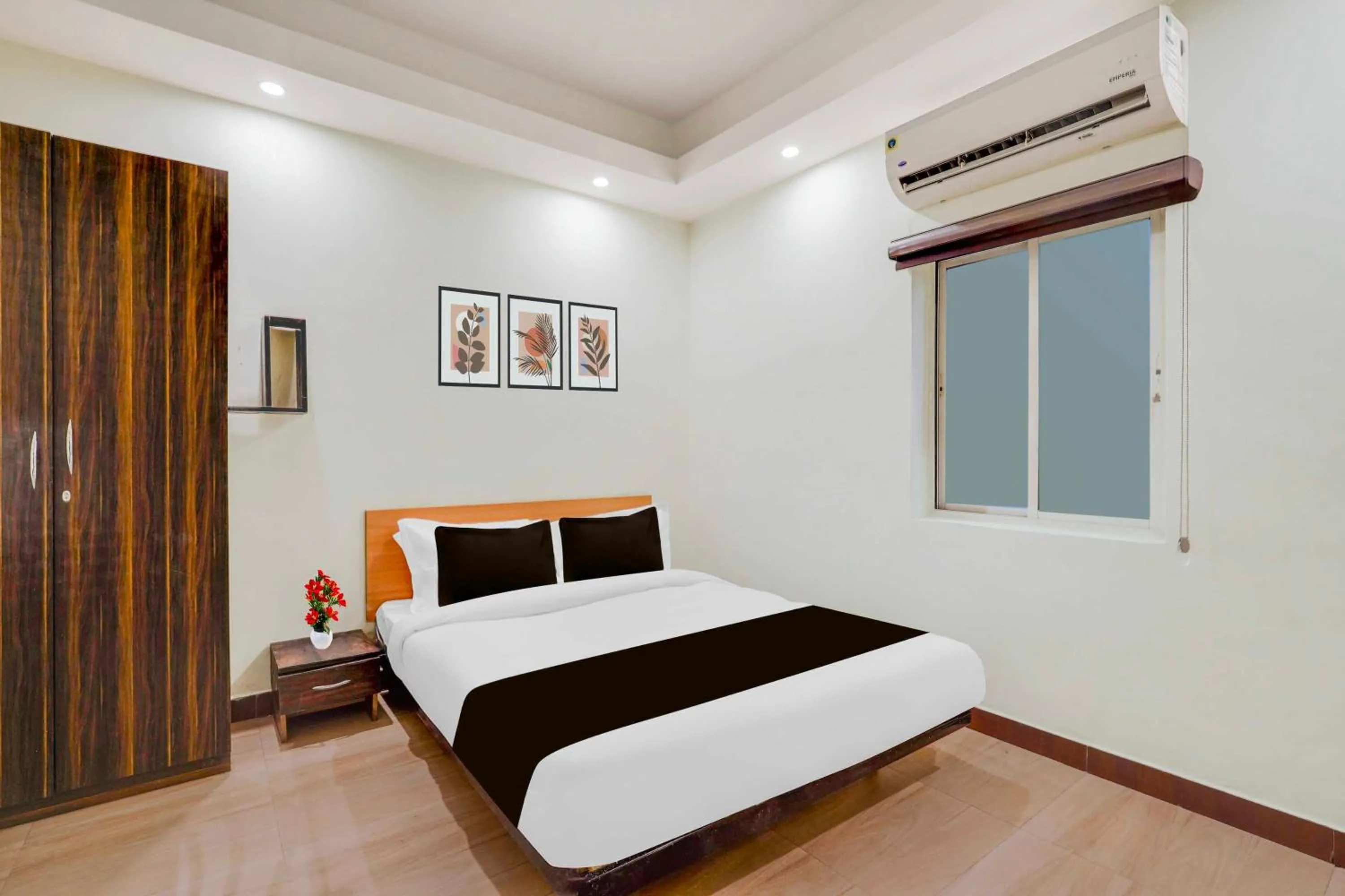 Deluxe Double Room - single occupancy in Collection O Ranchi Mahabir Crossway