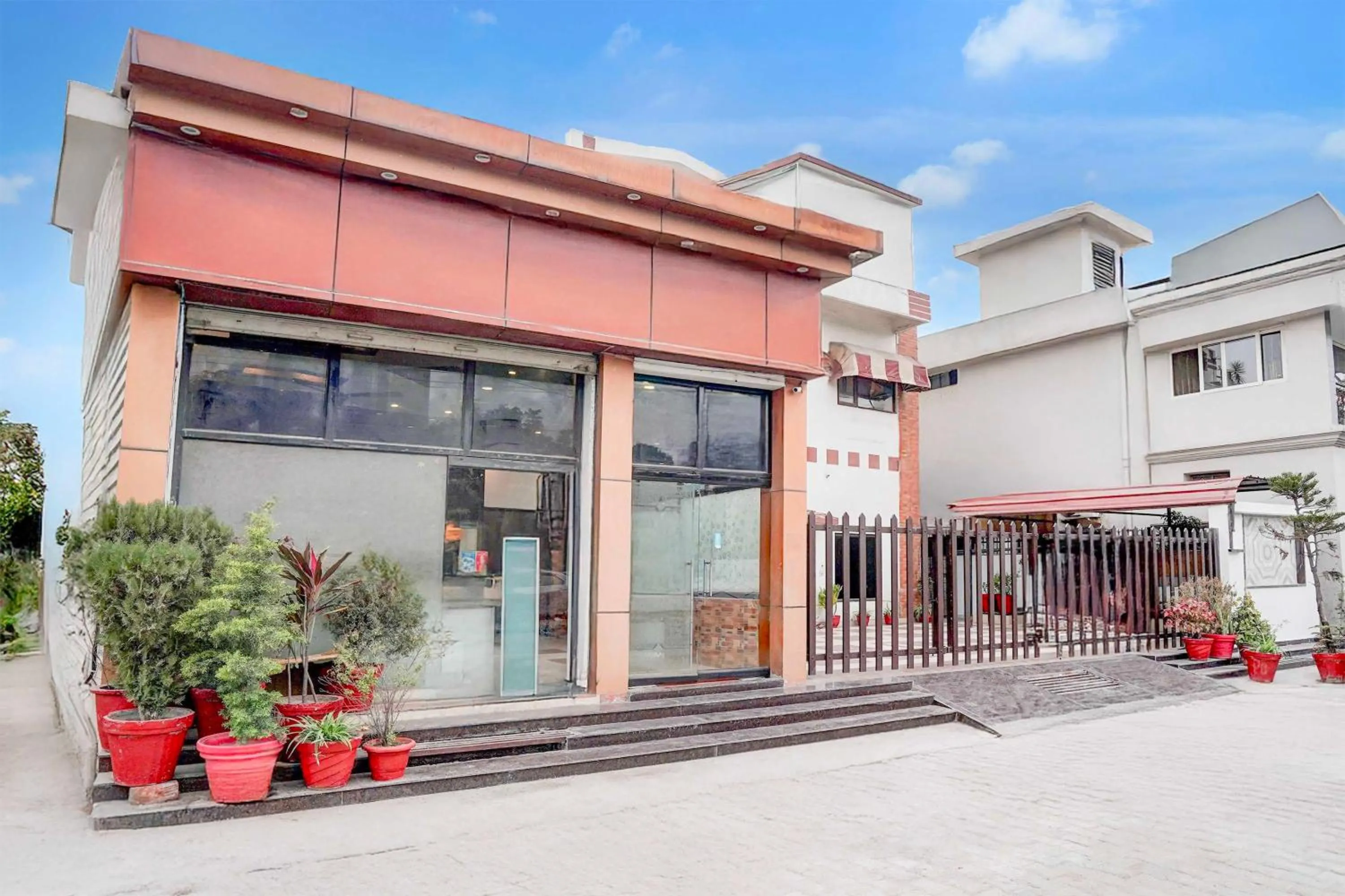 Facade/entrance in Collection O Lohiyapuram Near Dehradun Railway Station