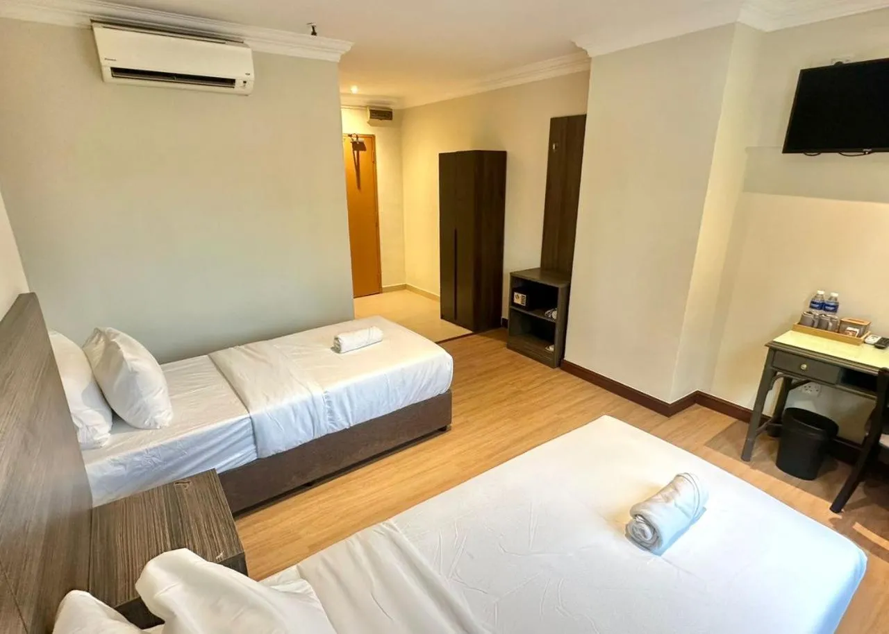 Bed in Swing & Pillows - Bukit Bintang City Centre