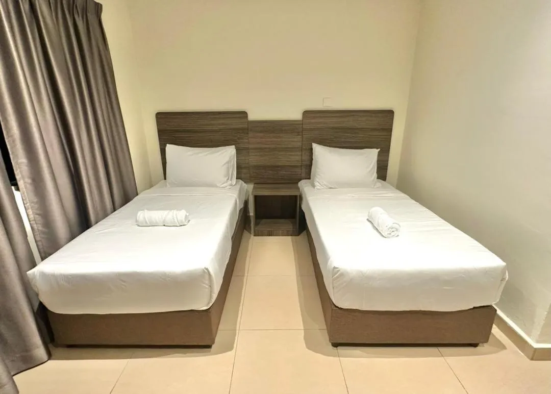 Bed in Swing & Pillows - Bukit Bintang City Centre