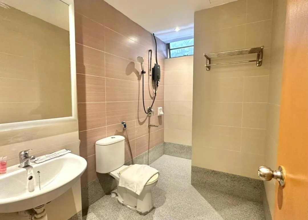 Bathroom in Swing & Pillows - Bukit Bintang City Centre