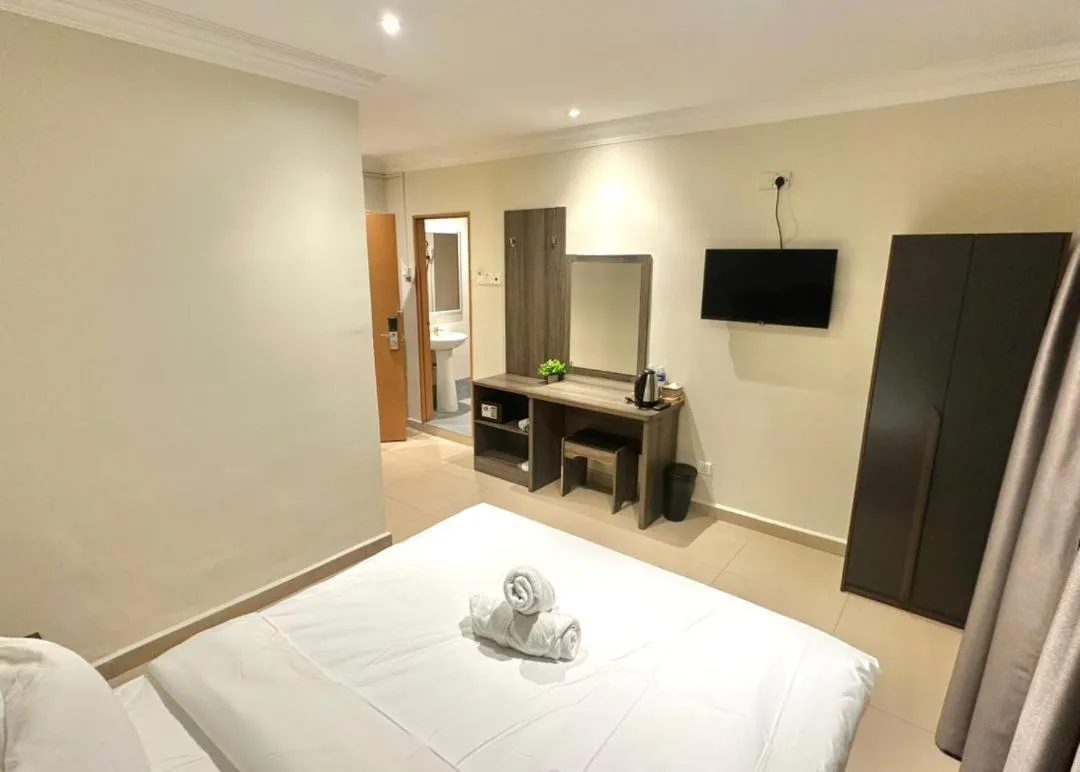 Bed in Swing & Pillows - Bukit Bintang City Centre