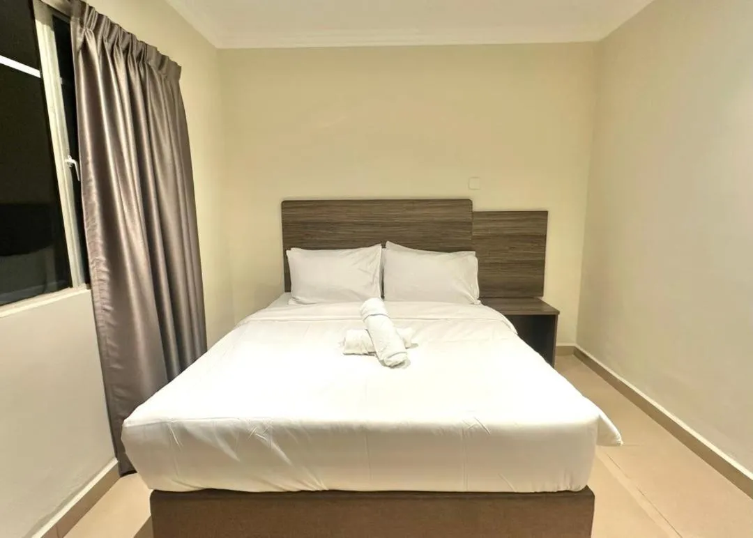 Bed in Swing & Pillows - Bukit Bintang City Centre