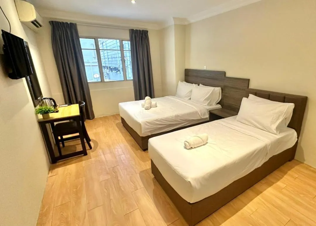 Bed in Swing & Pillows - Bukit Bintang City Centre