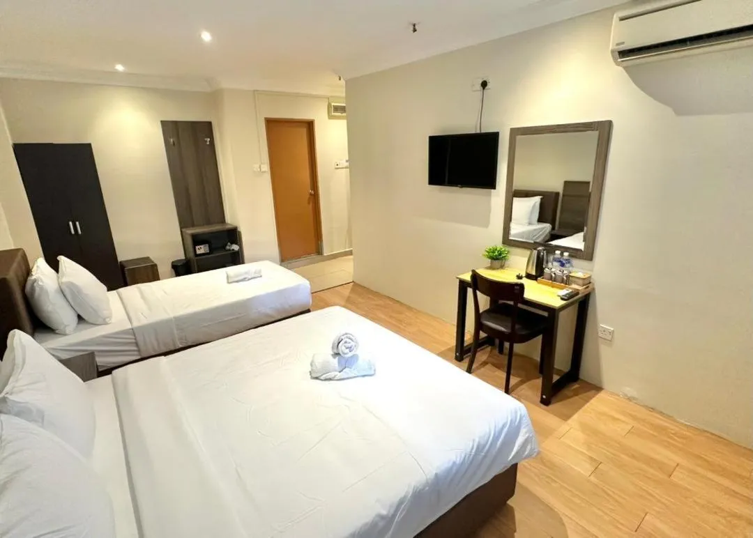 Bed in Swing & Pillows - Bukit Bintang City Centre