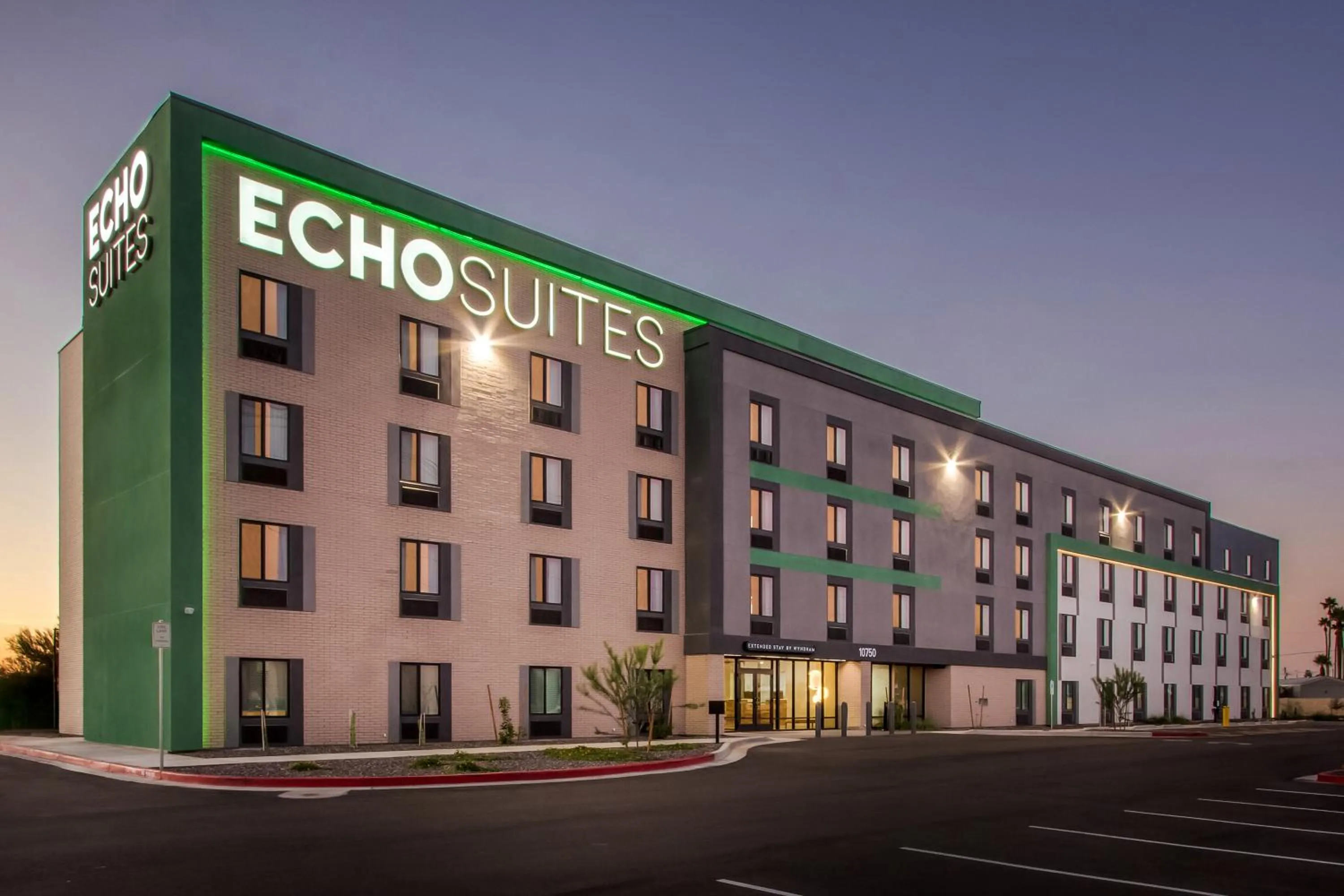 Property building in ECHO Suites Extended Stay by Wyndham Phoenix-Peoria/Glendale