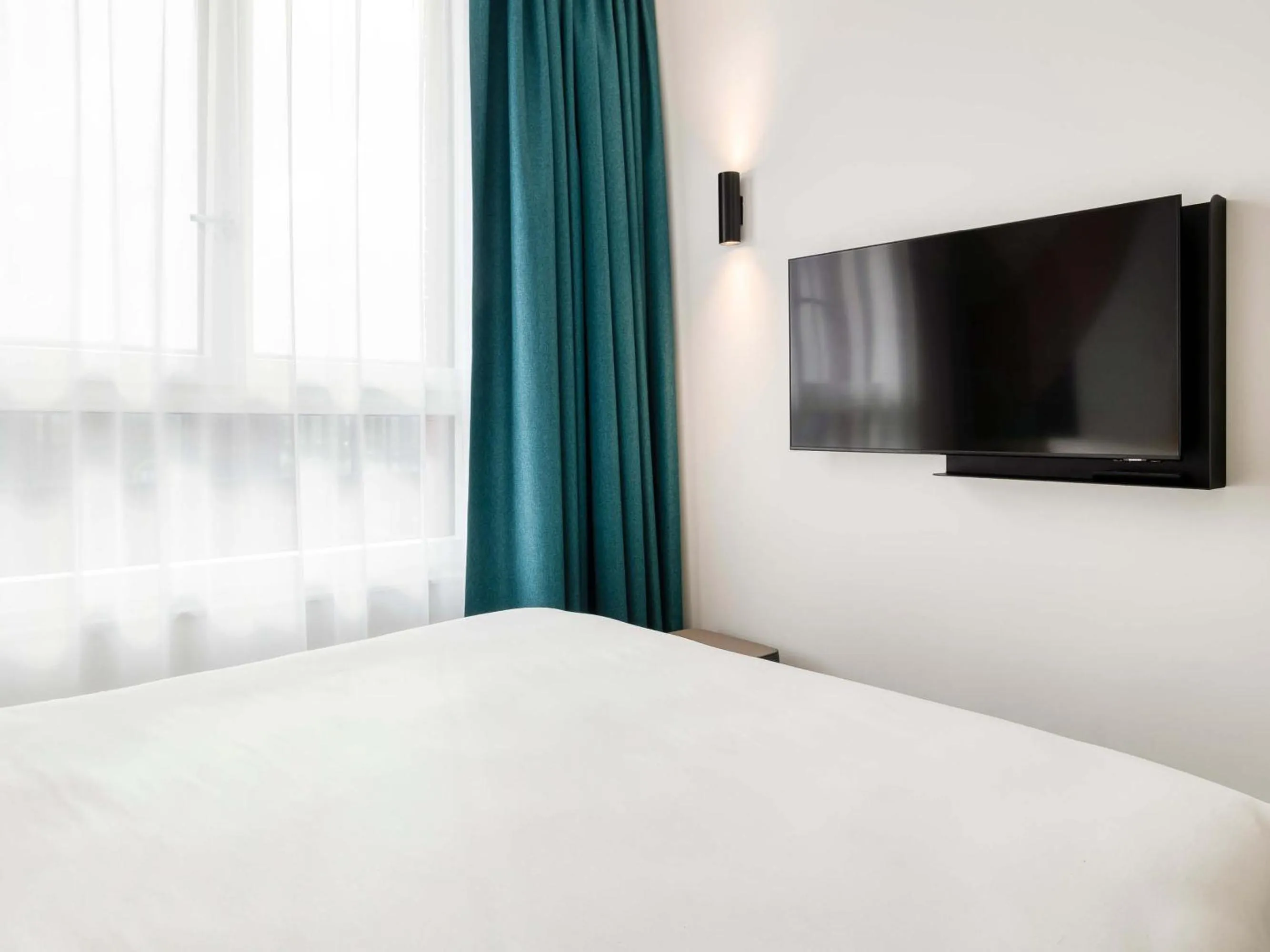 Bedroom, Bed in B&B HOTEL Luxembourg Centre Cloche d'Or