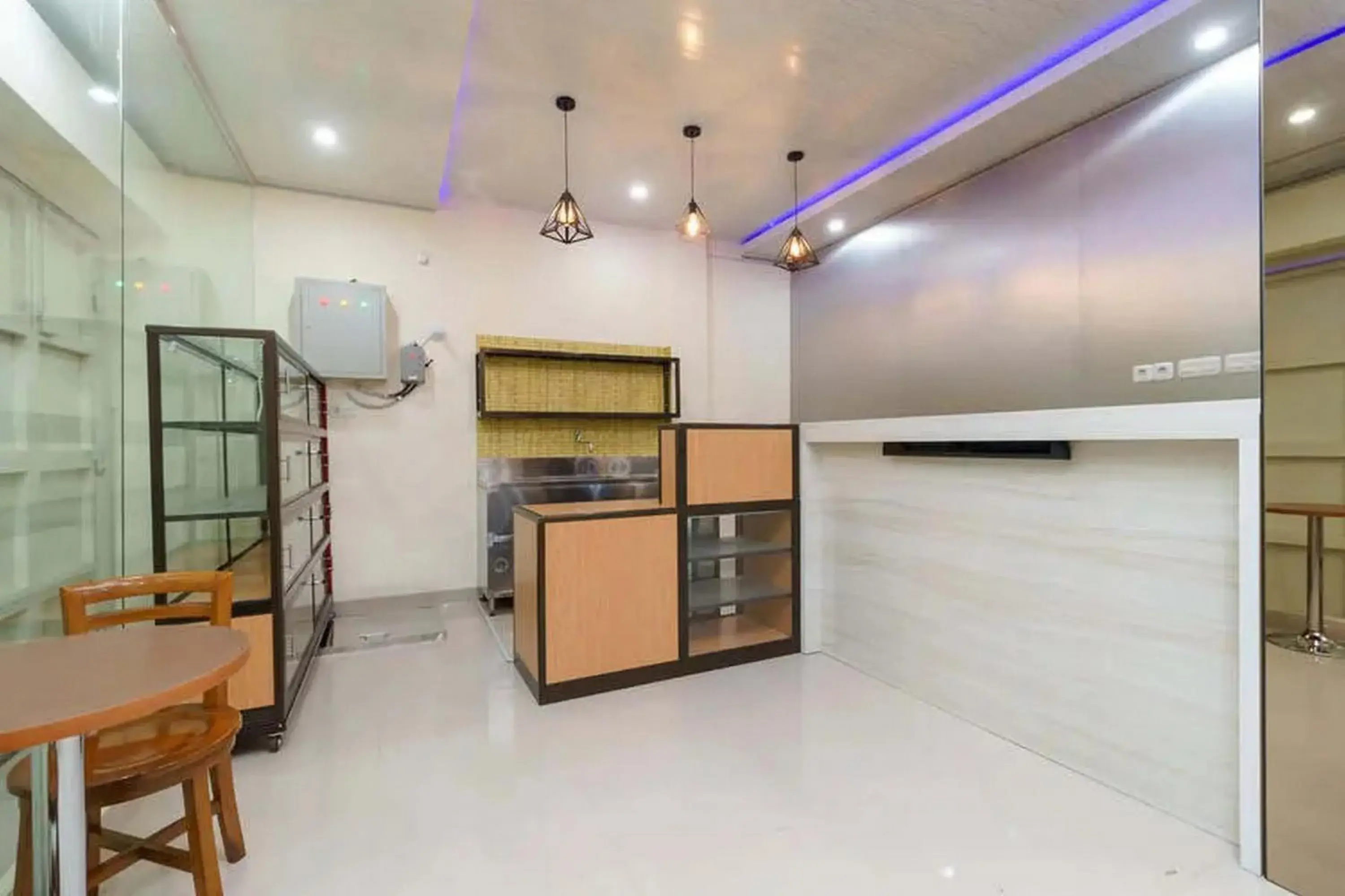 Lobby or reception in RedDoorz Plus near RS RK Charitas 2 Palembang Lobby or reception in RedDoorz Plus near RS RK Charitas 2 Palembang