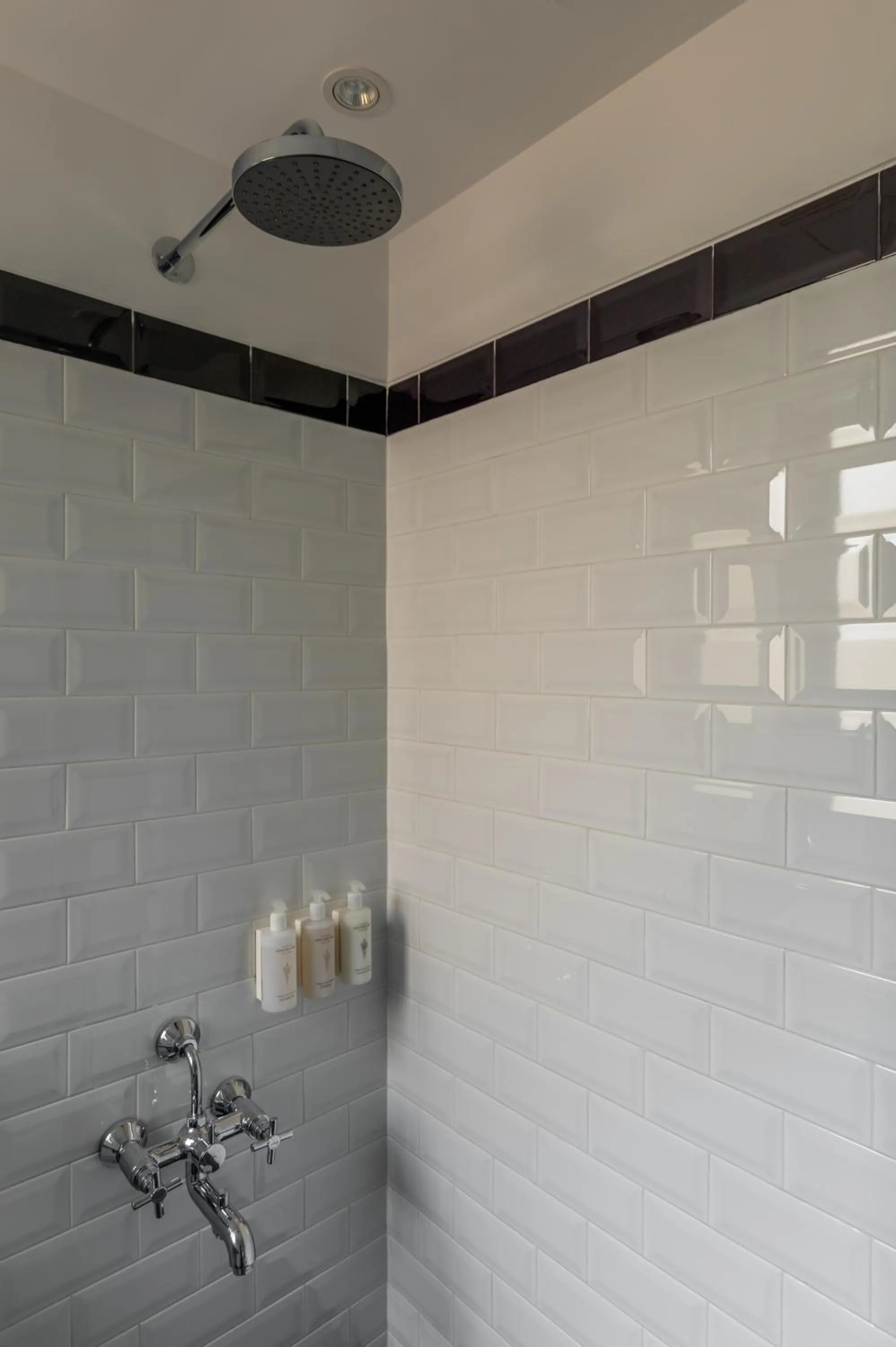 Bathroom in Wellesley Hotel