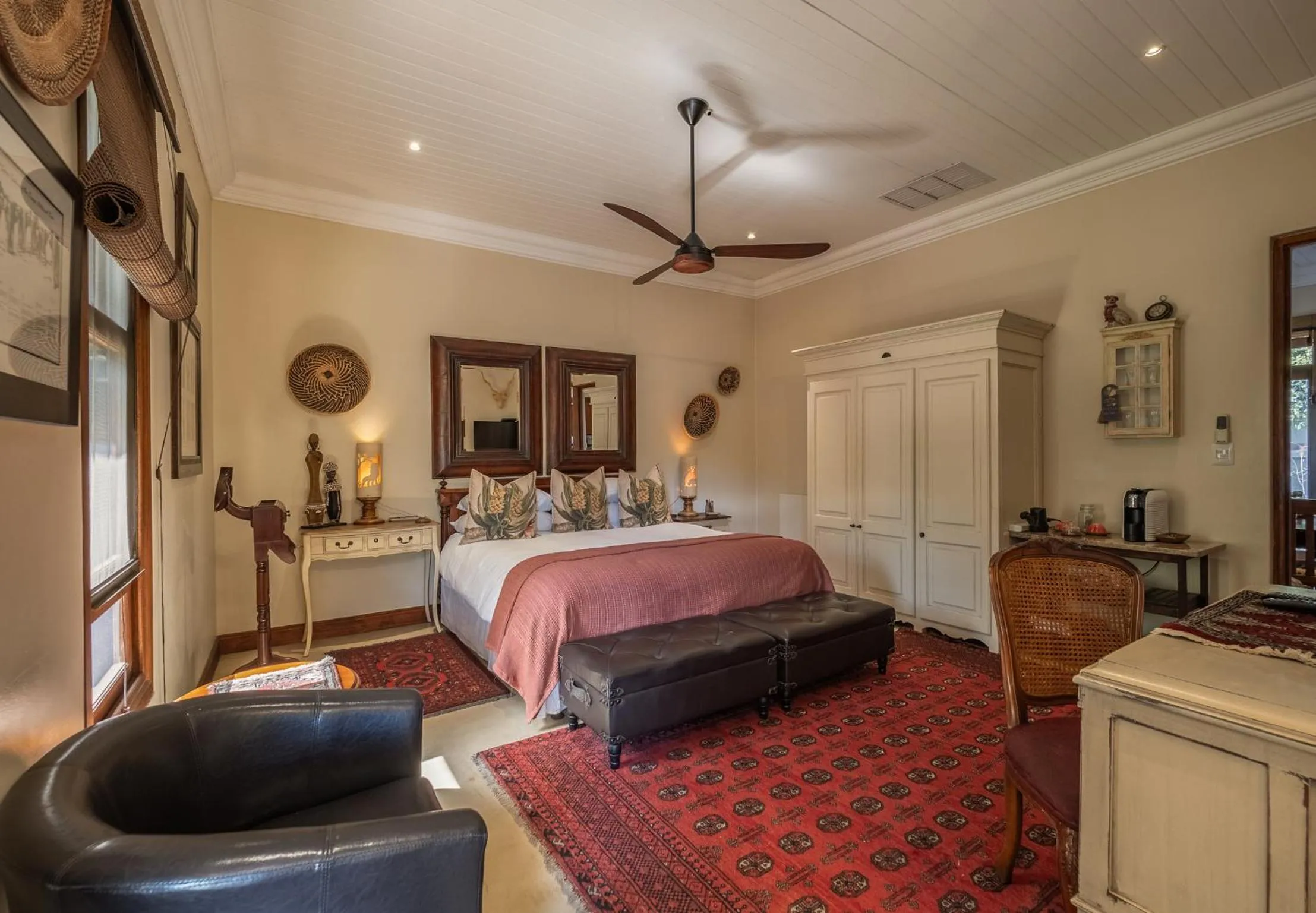 Shower, Bed in Kambaku River Lodge