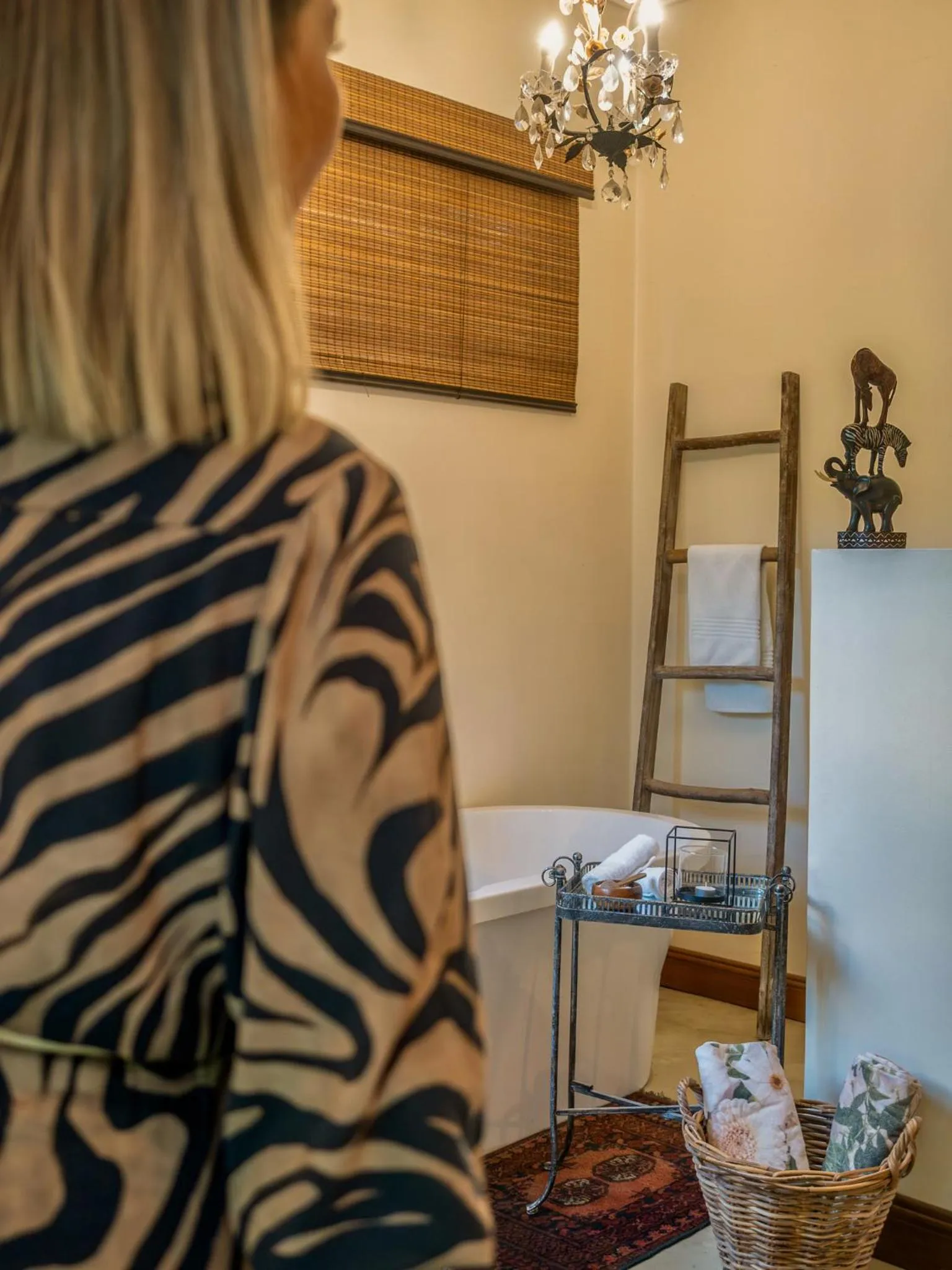 Open Air Bath in Kambaku River Lodge