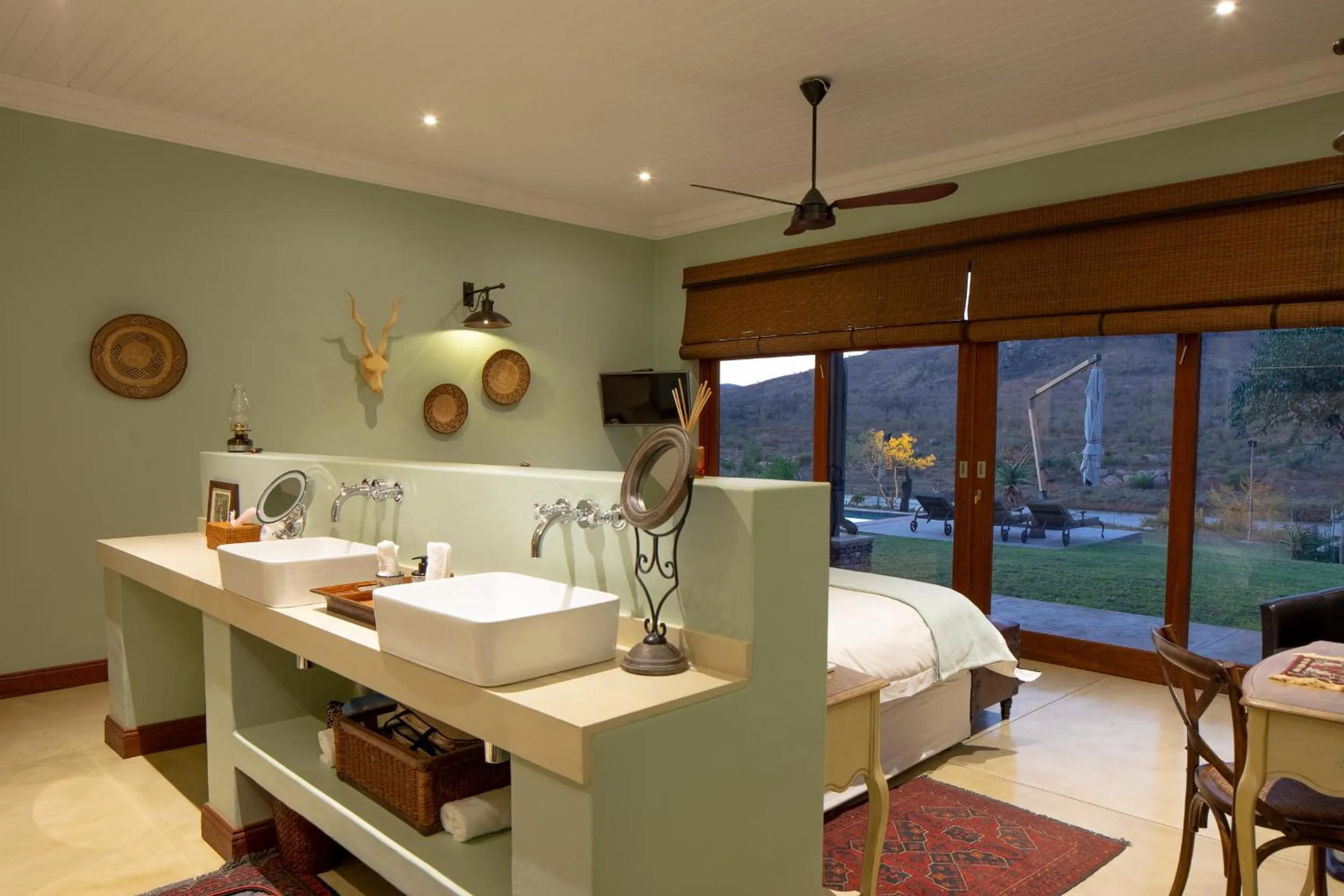 Decorative detail in Kambaku River Lodge